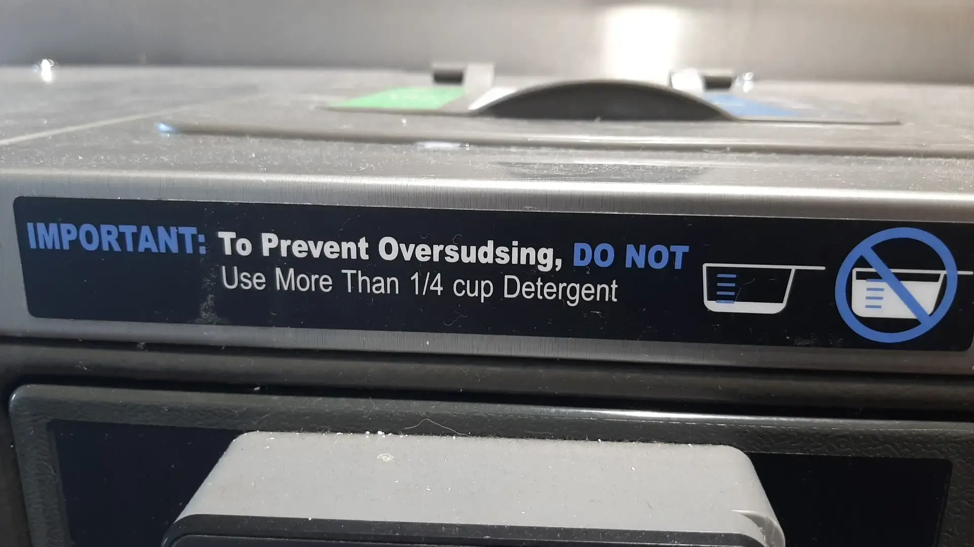 Lakeside Express Laundry Center And Wash And Fold - Image 14