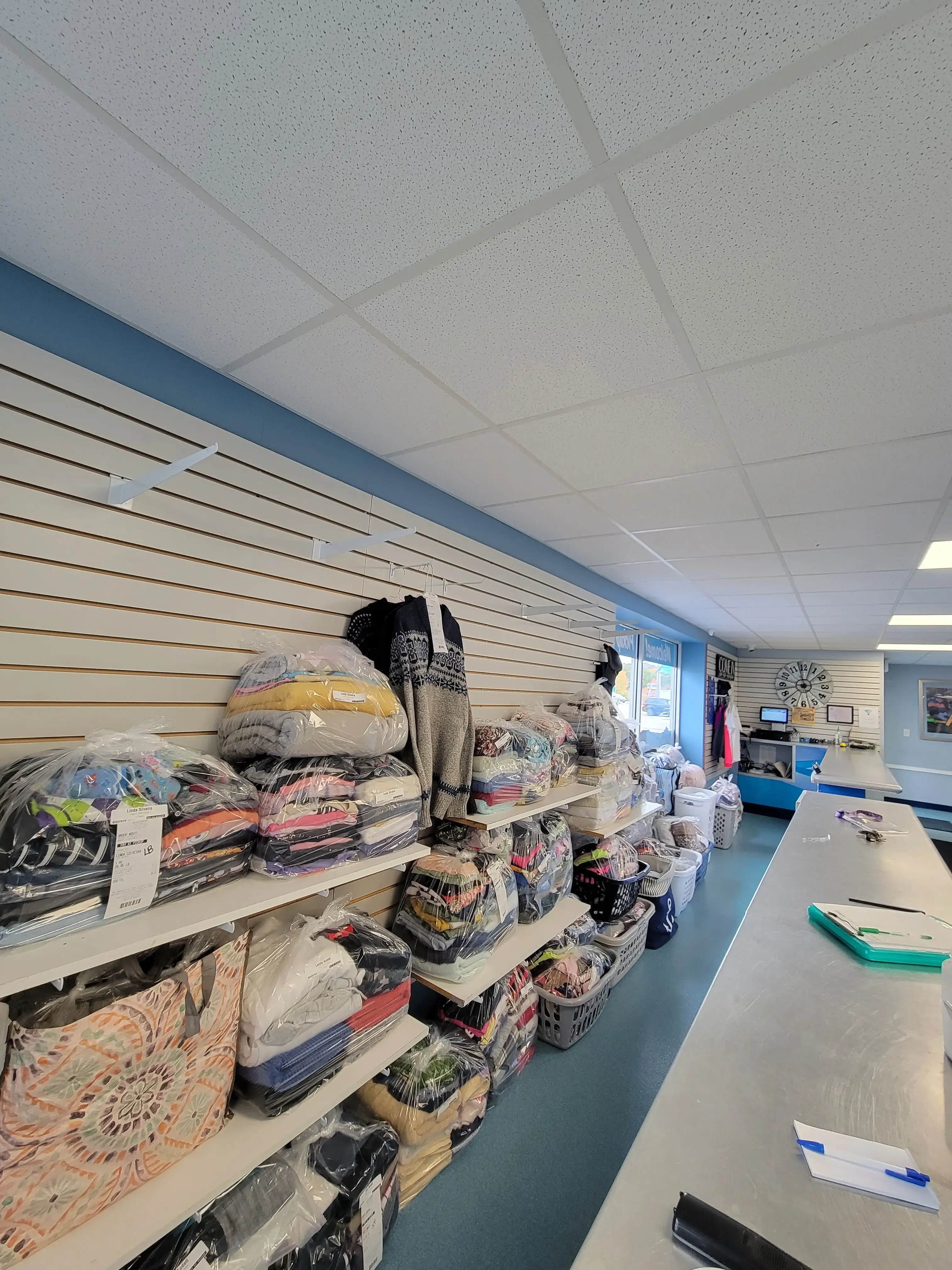 Lakeside Laundromat thumbnail 6