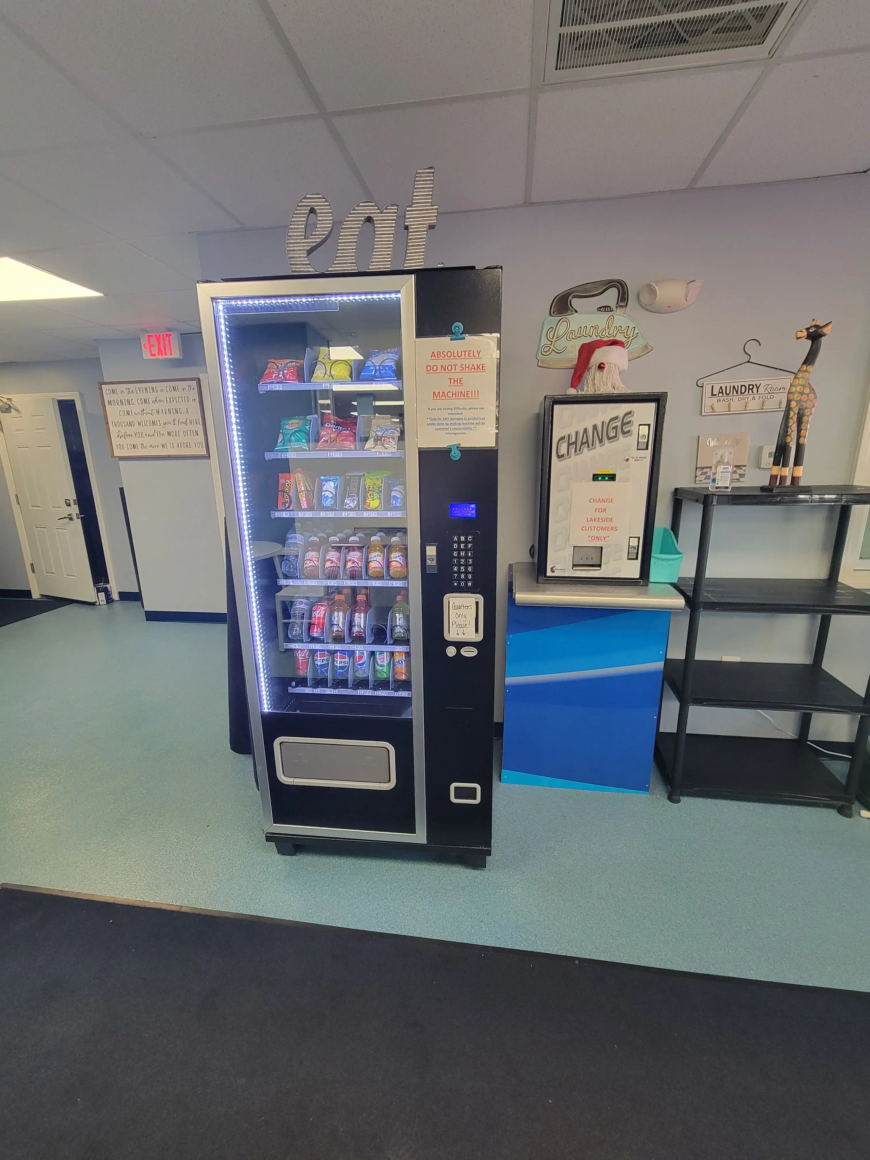 Lakeside Laundromat - Image 11