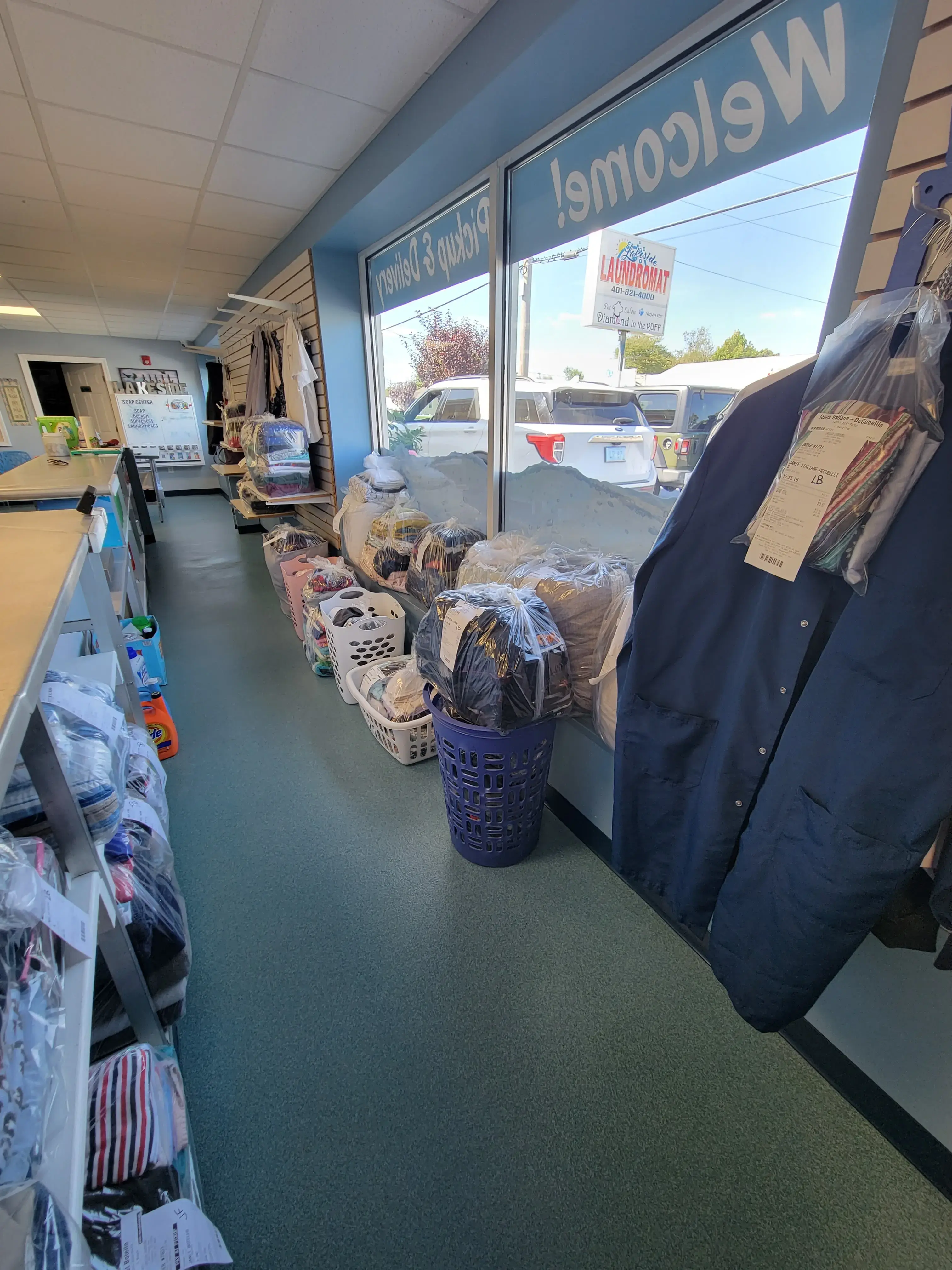 Lakeside Laundromat thumbnail 4