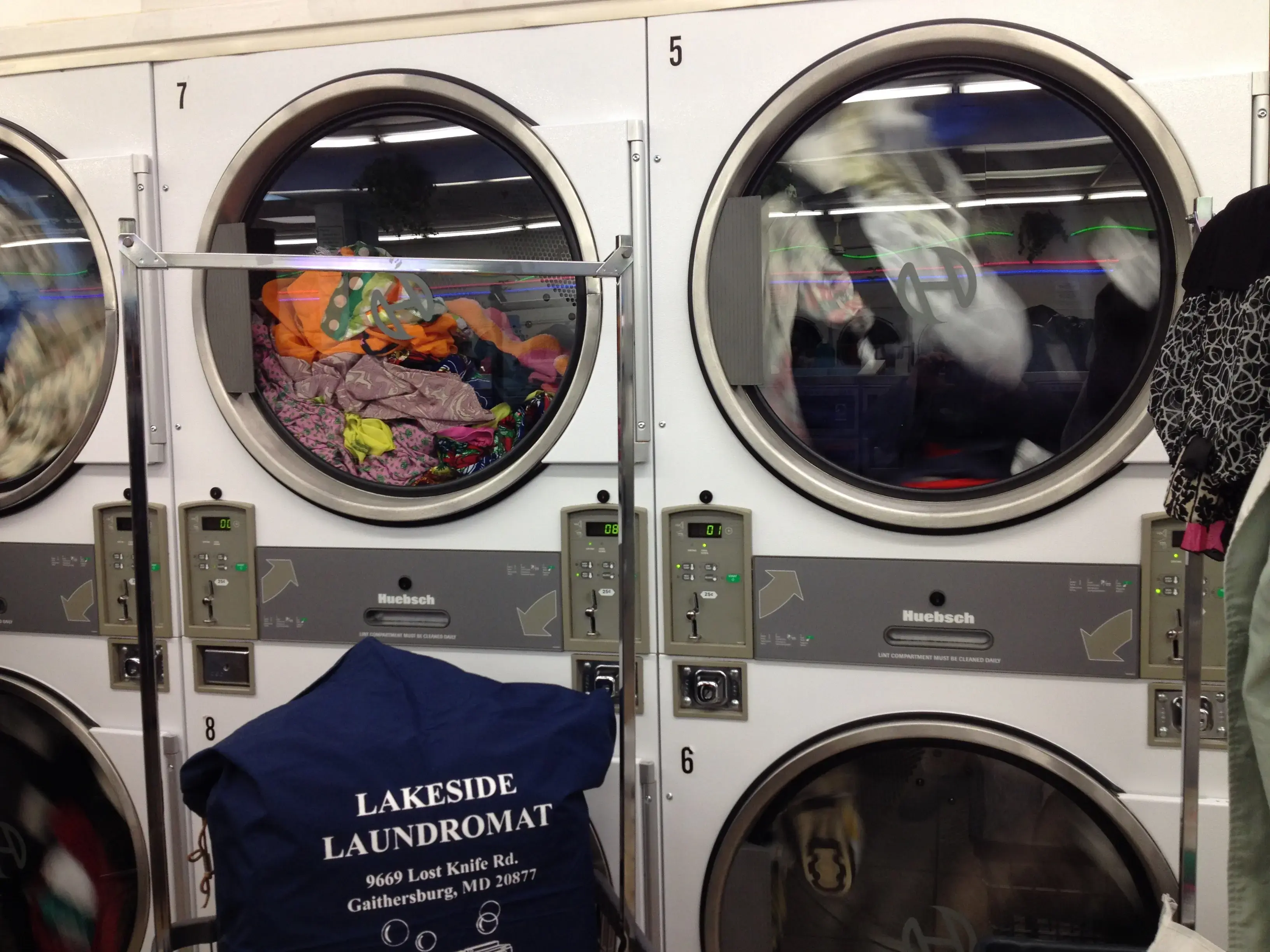 Lakeside Laundromat - Image 4