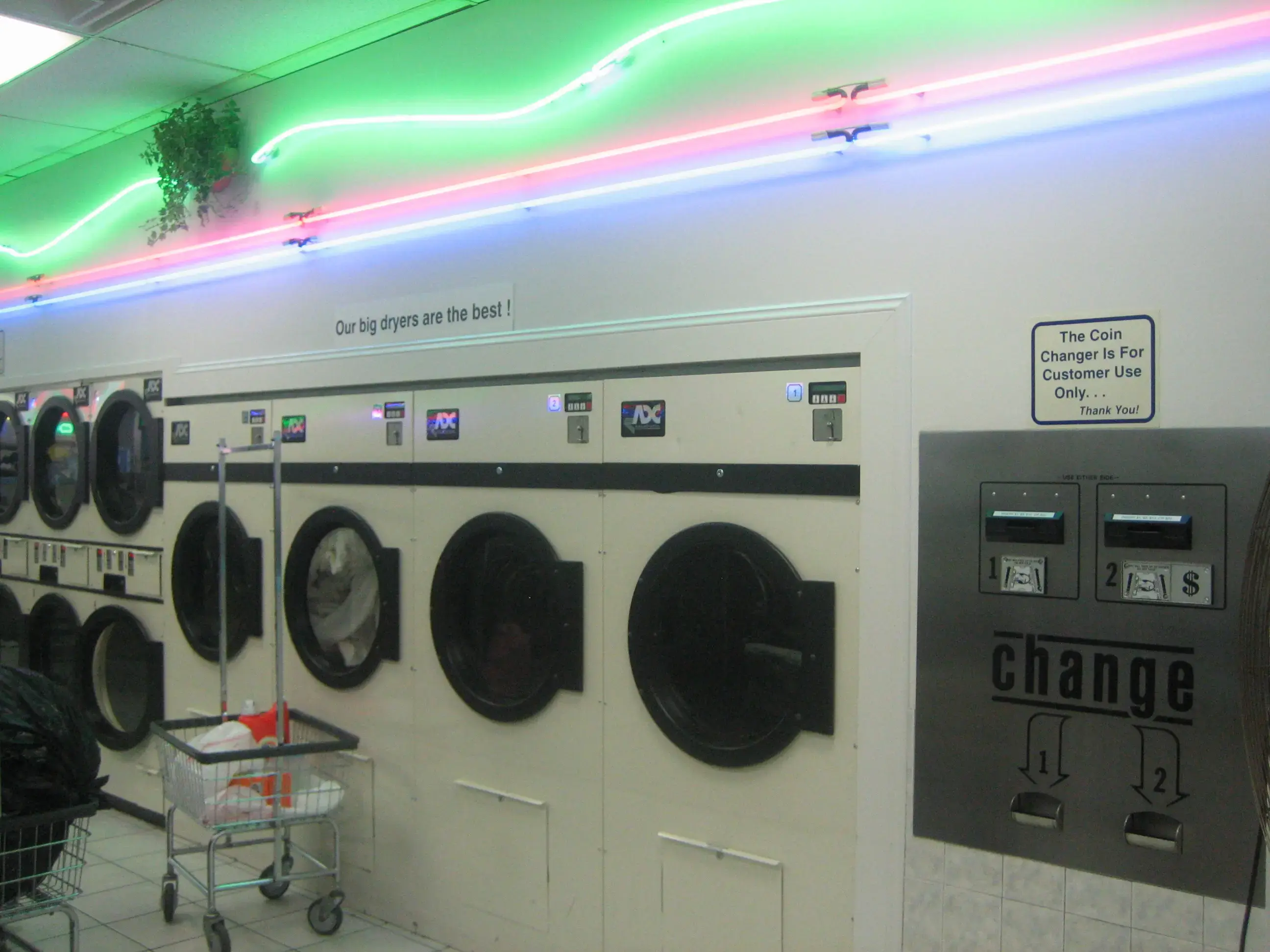 Lakeside Laundromat thumbnail 6