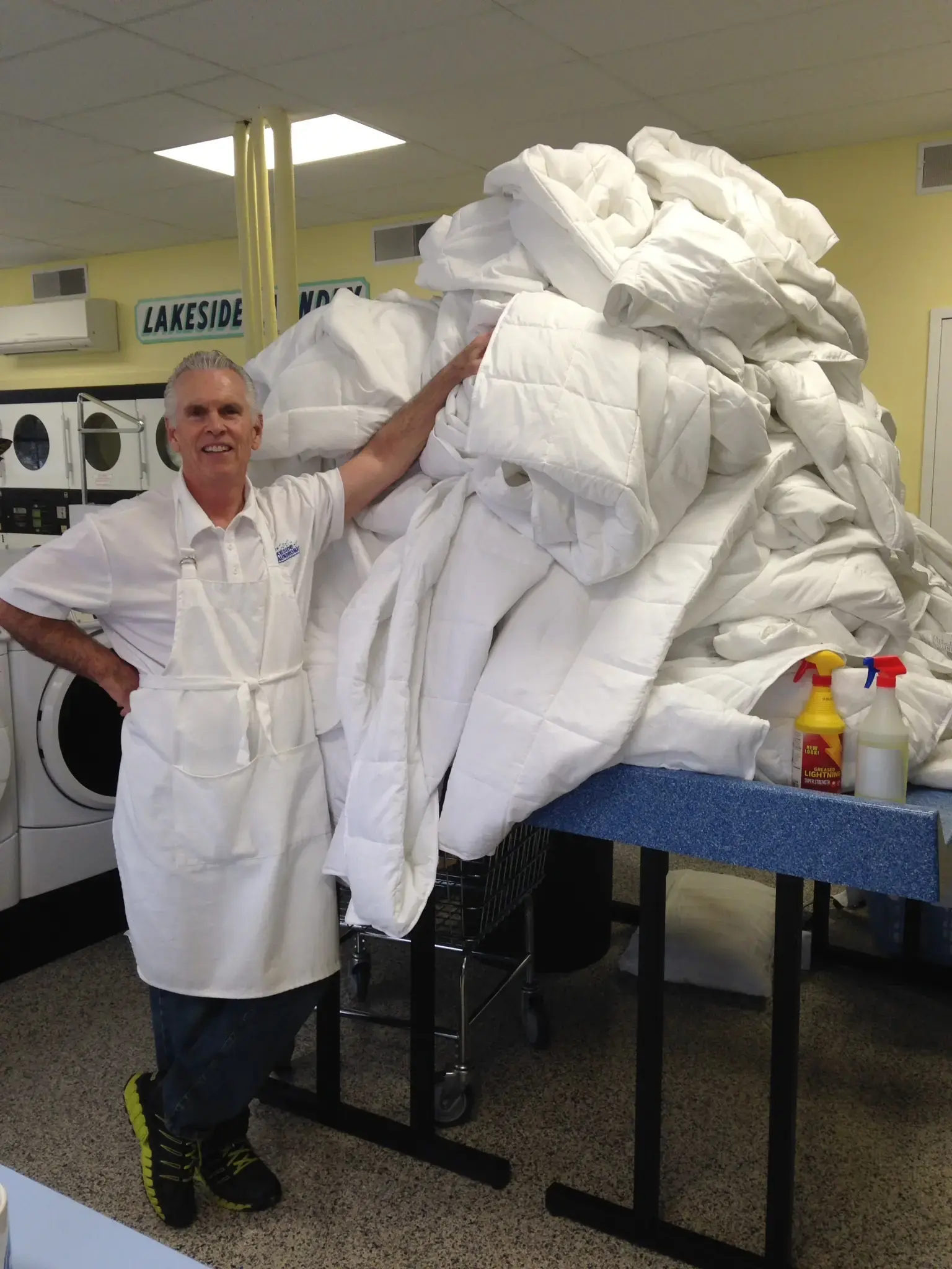 Lakeside Laundromat thumbnail 6