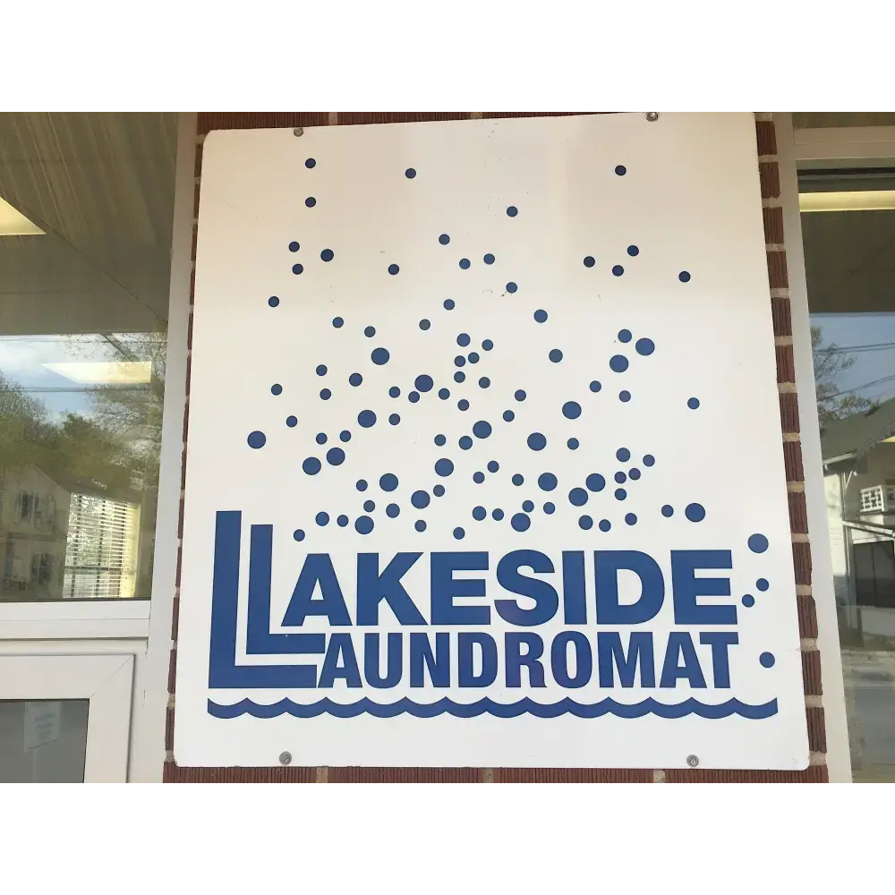 Lakeside Laundromat thumbnail 10