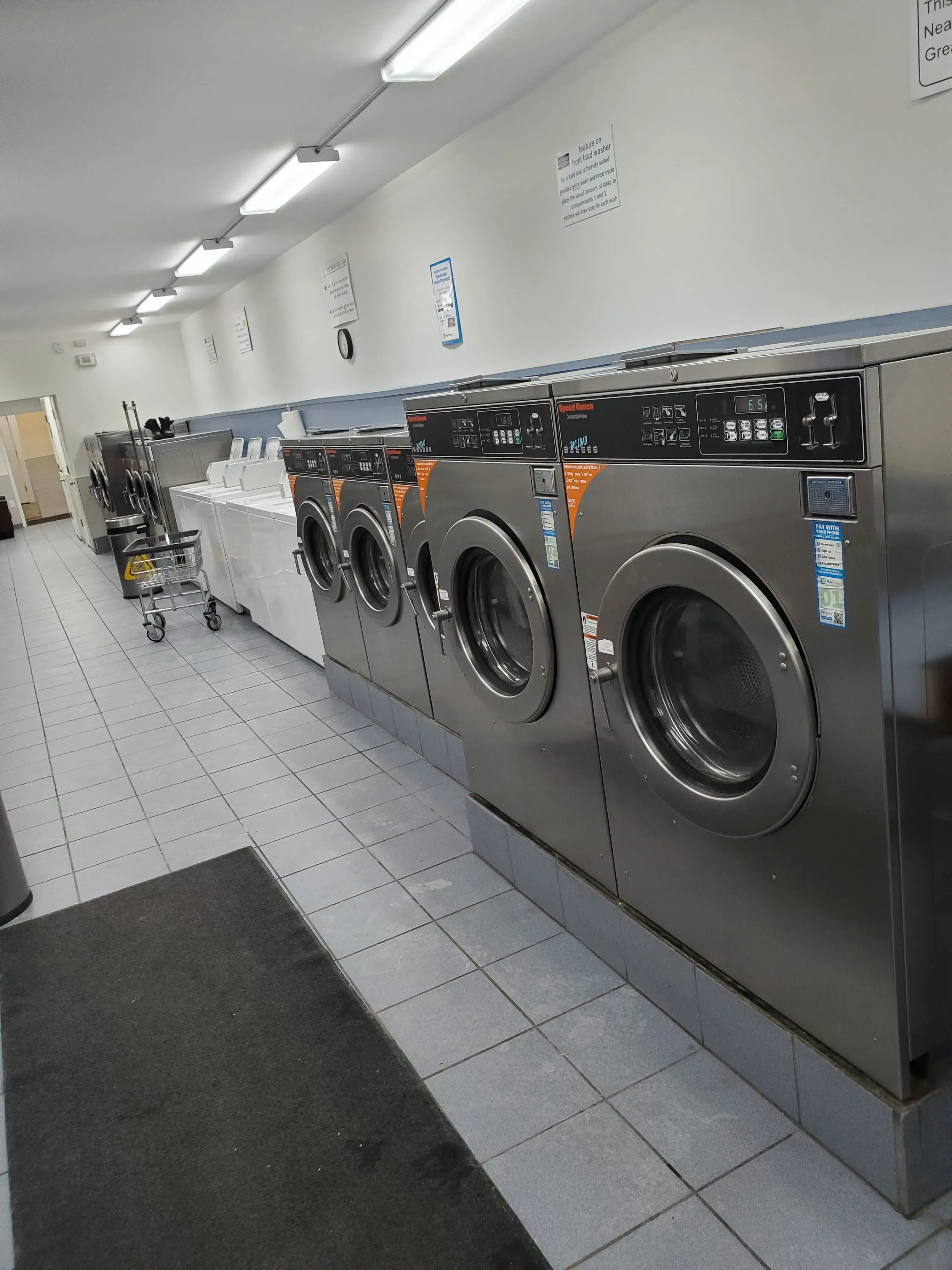 Lakewood Laundromat - Image 15