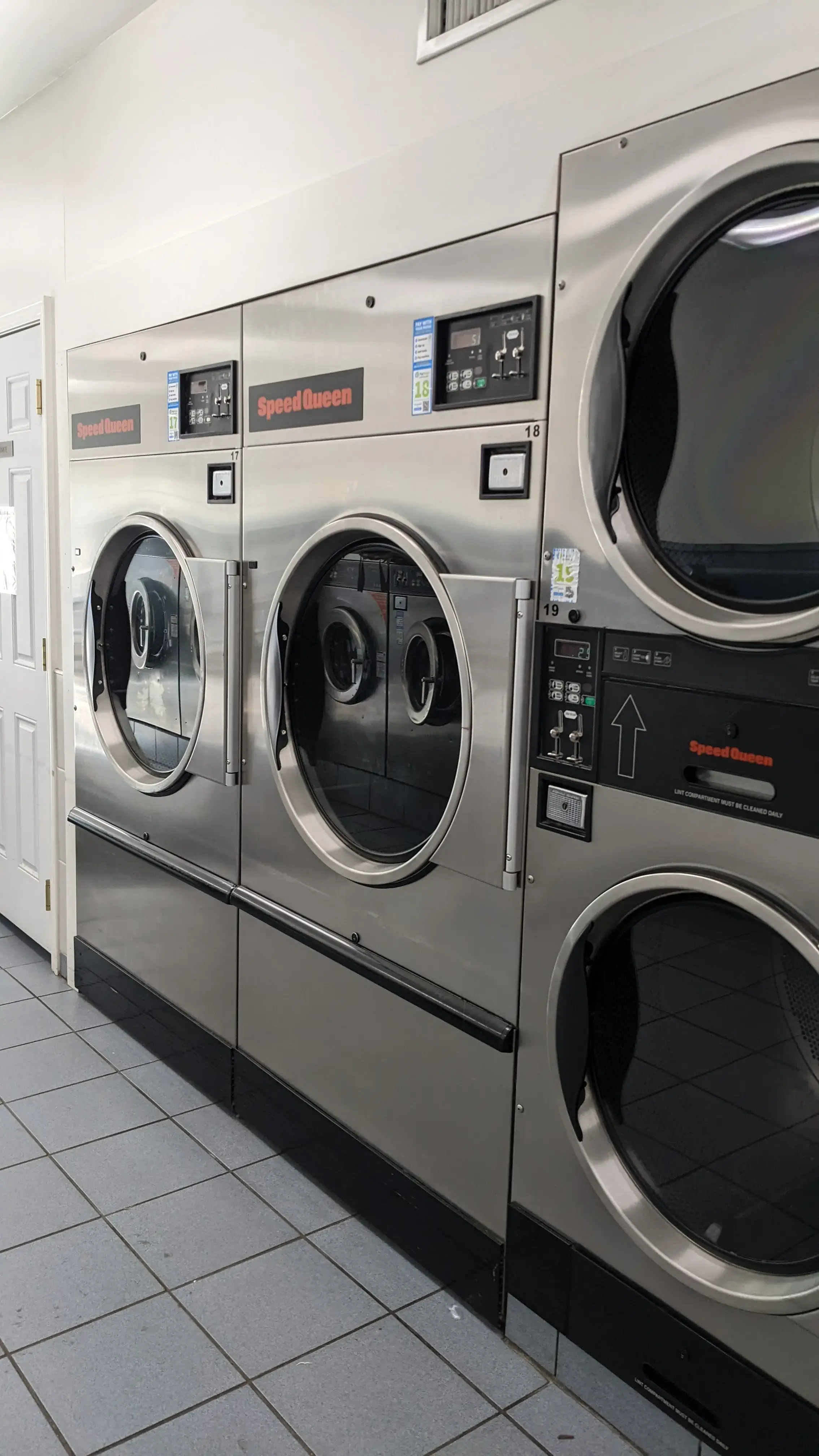 Lakewood Laundromat - Image 13