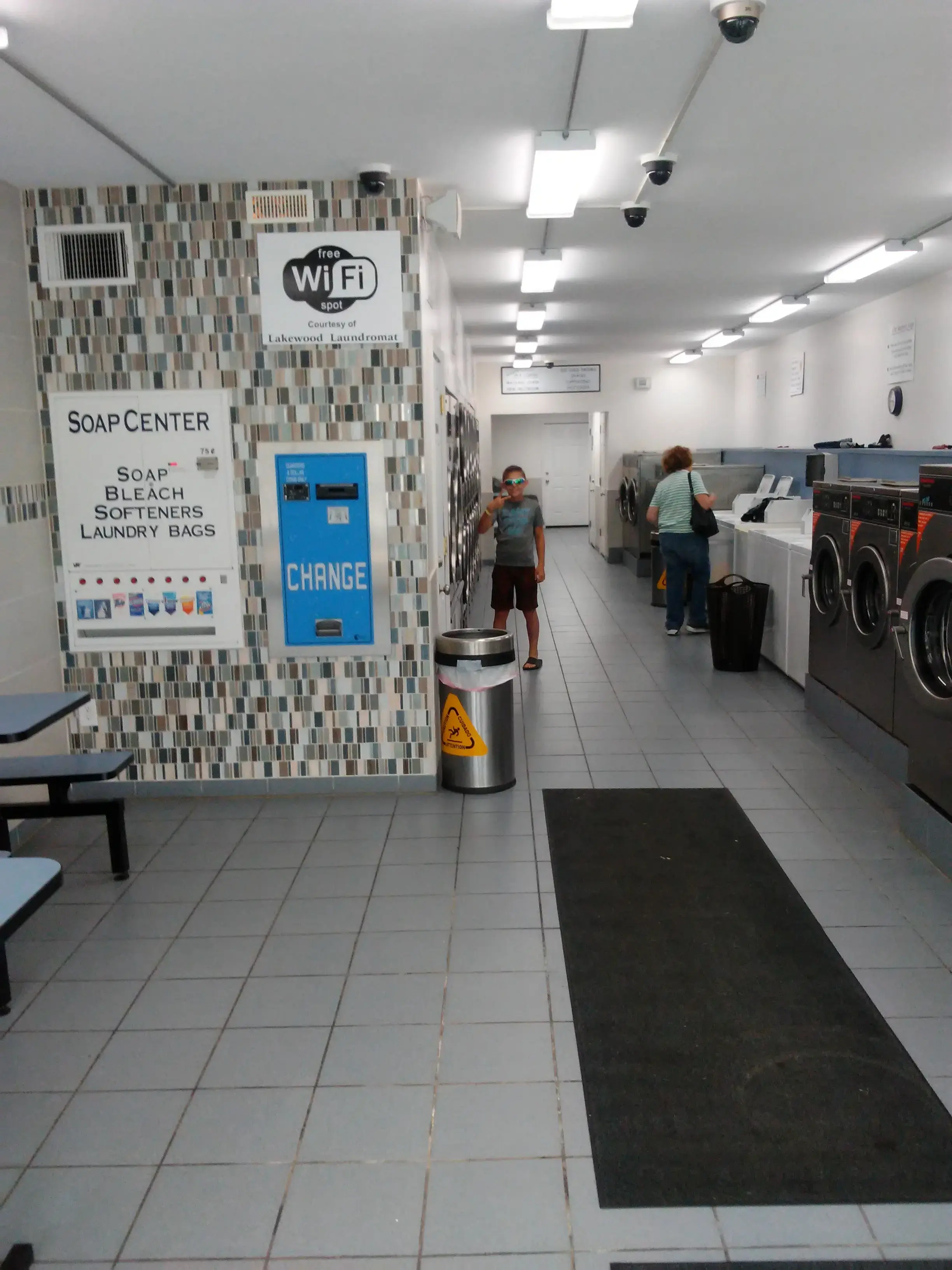 Lakewood Laundromat thumbnail 10