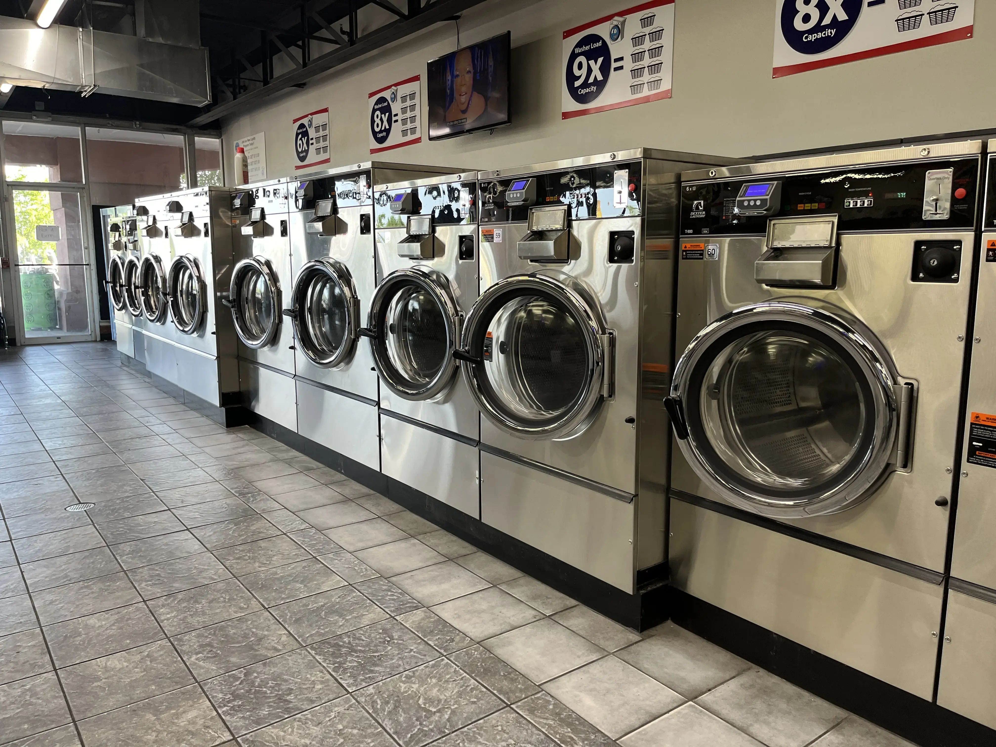 Lamar Coin Laundry and Wash Dry Fold Drop Off Service - Image 5