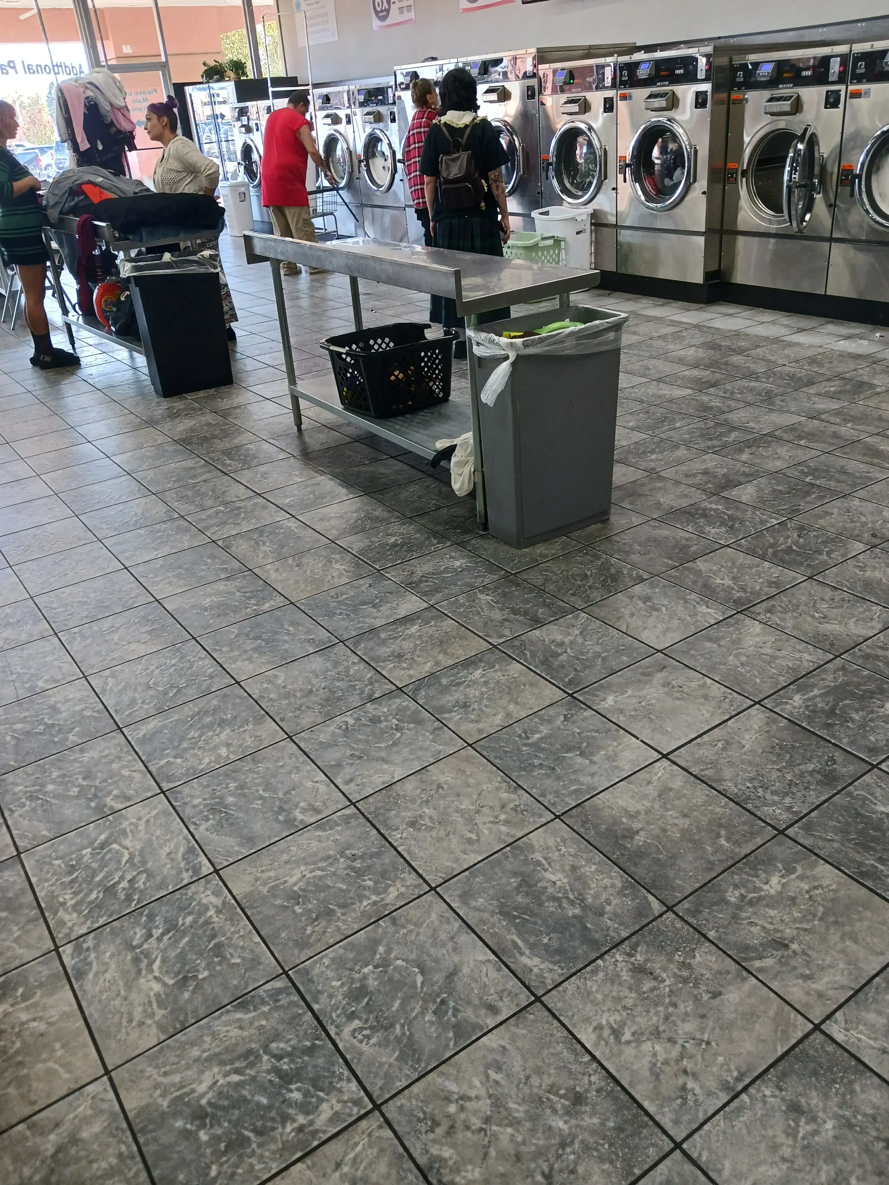 Lamar Coin Laundry and Wash Dry Fold Drop Off Service - Image 17