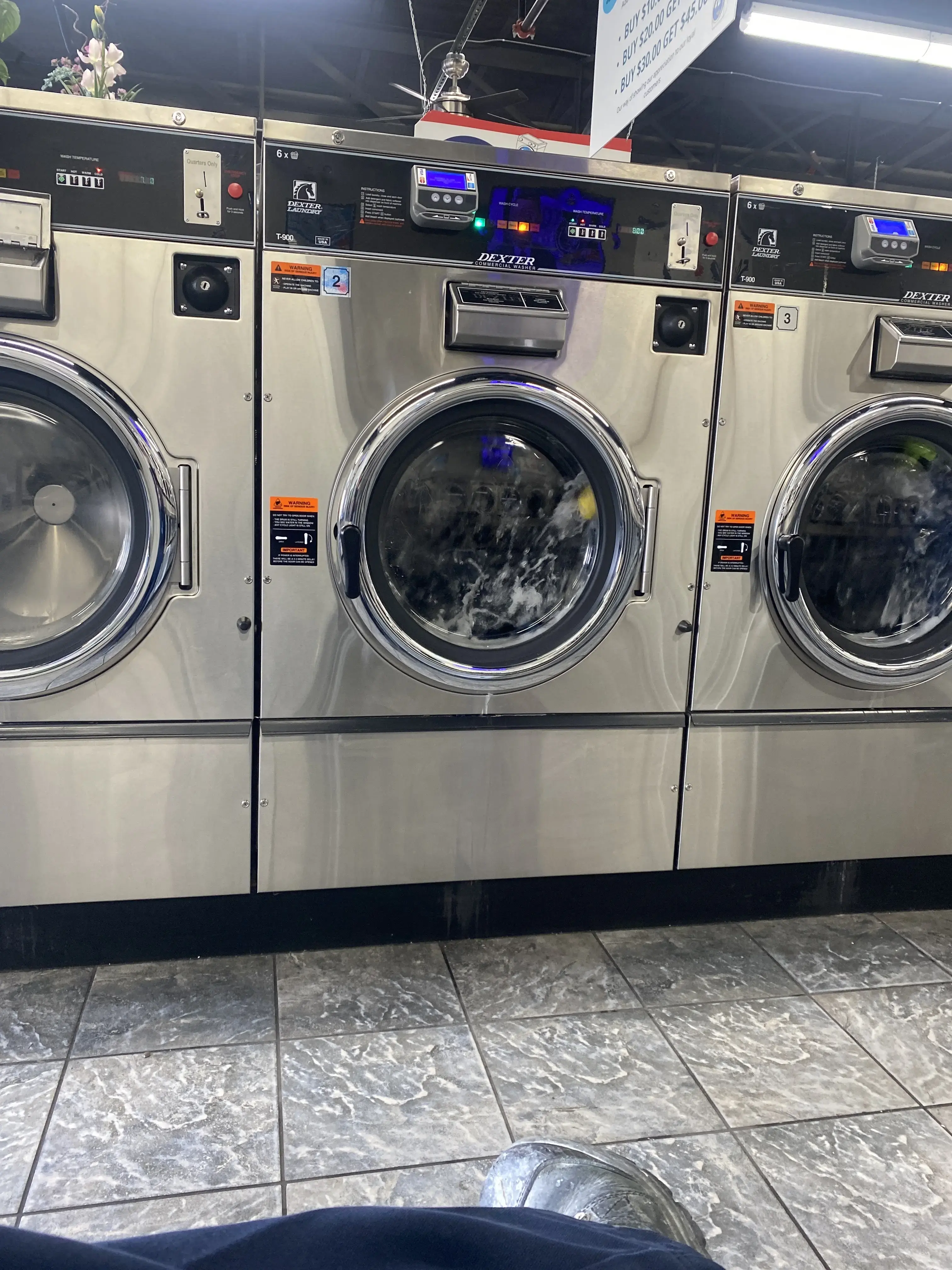 Lamar Coin Laundry and Wash Dry Fold Drop Off Service thumbnail 4