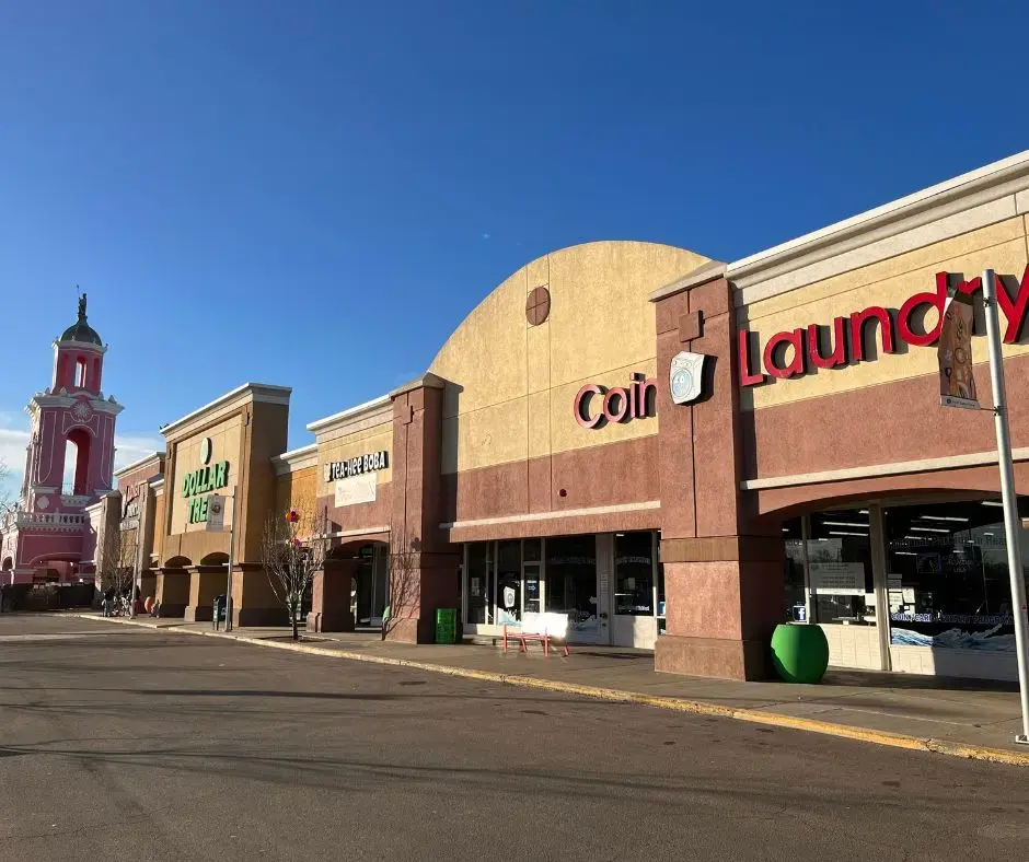 Lamar Coin Laundry and Wash Dry Fold Drop Off Service thumbnail 3