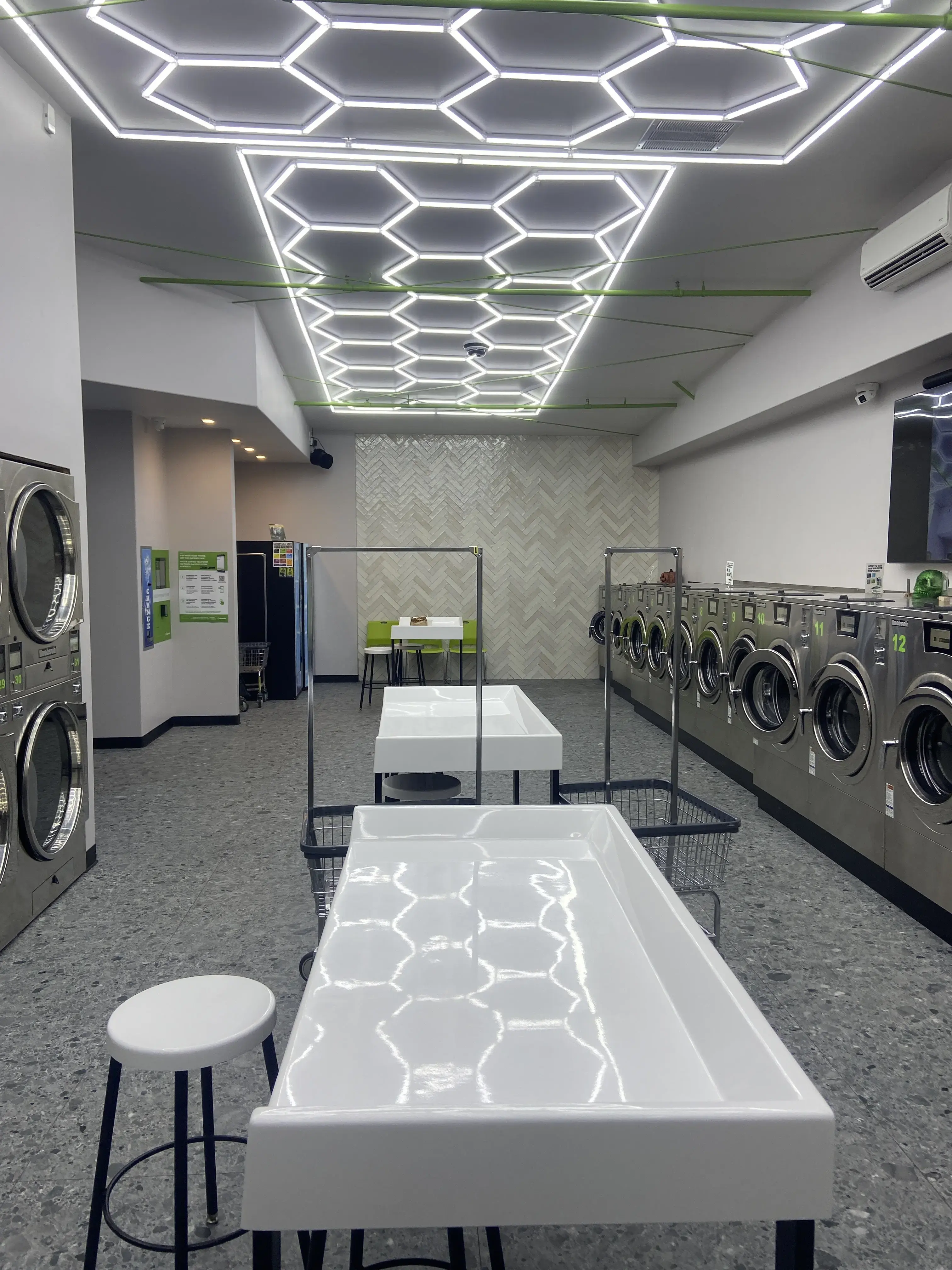 Lane and Cole’s Laundromat thumbnail 12