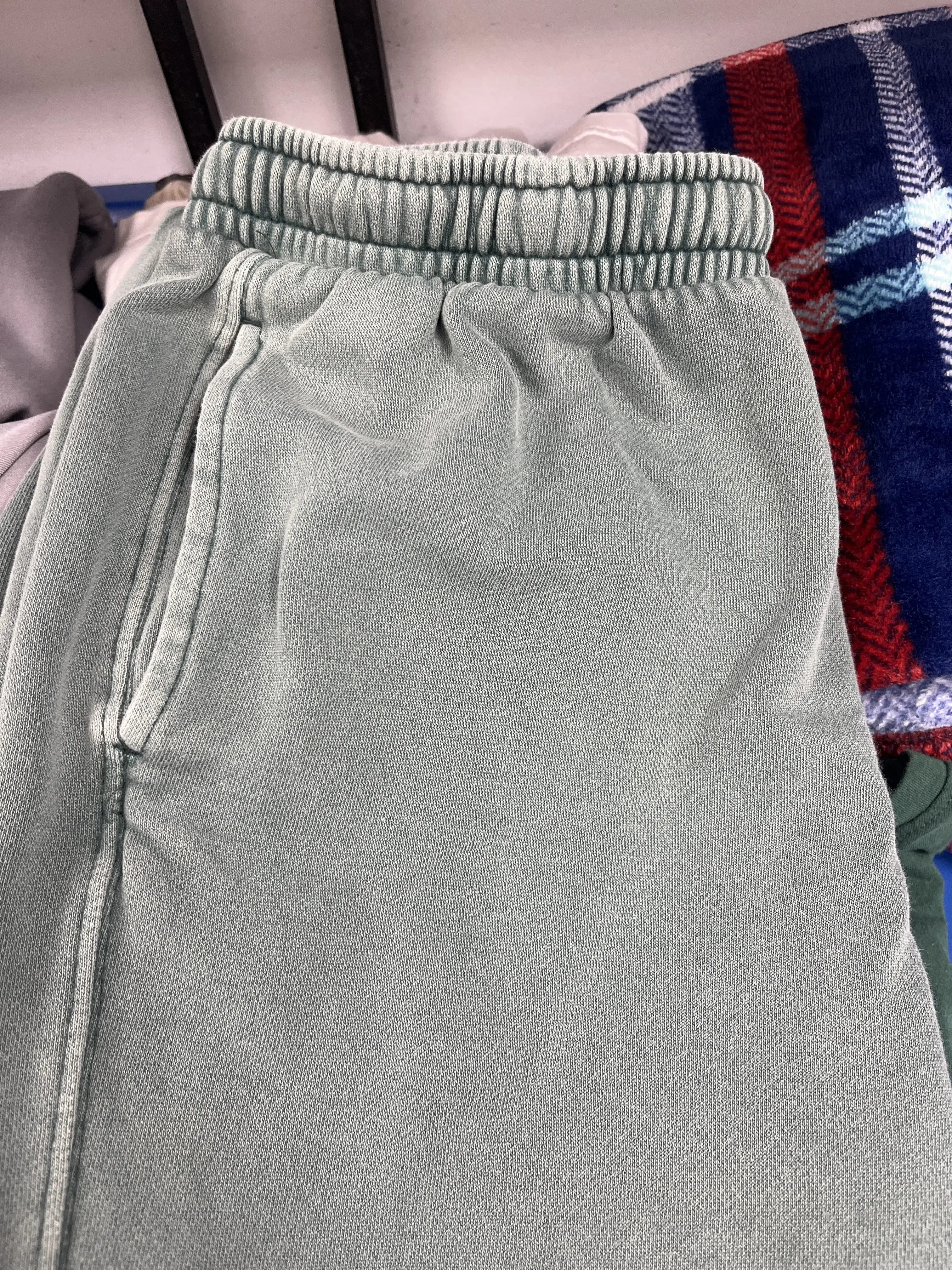 Laney's Laundry & Dry Clean - Image 9