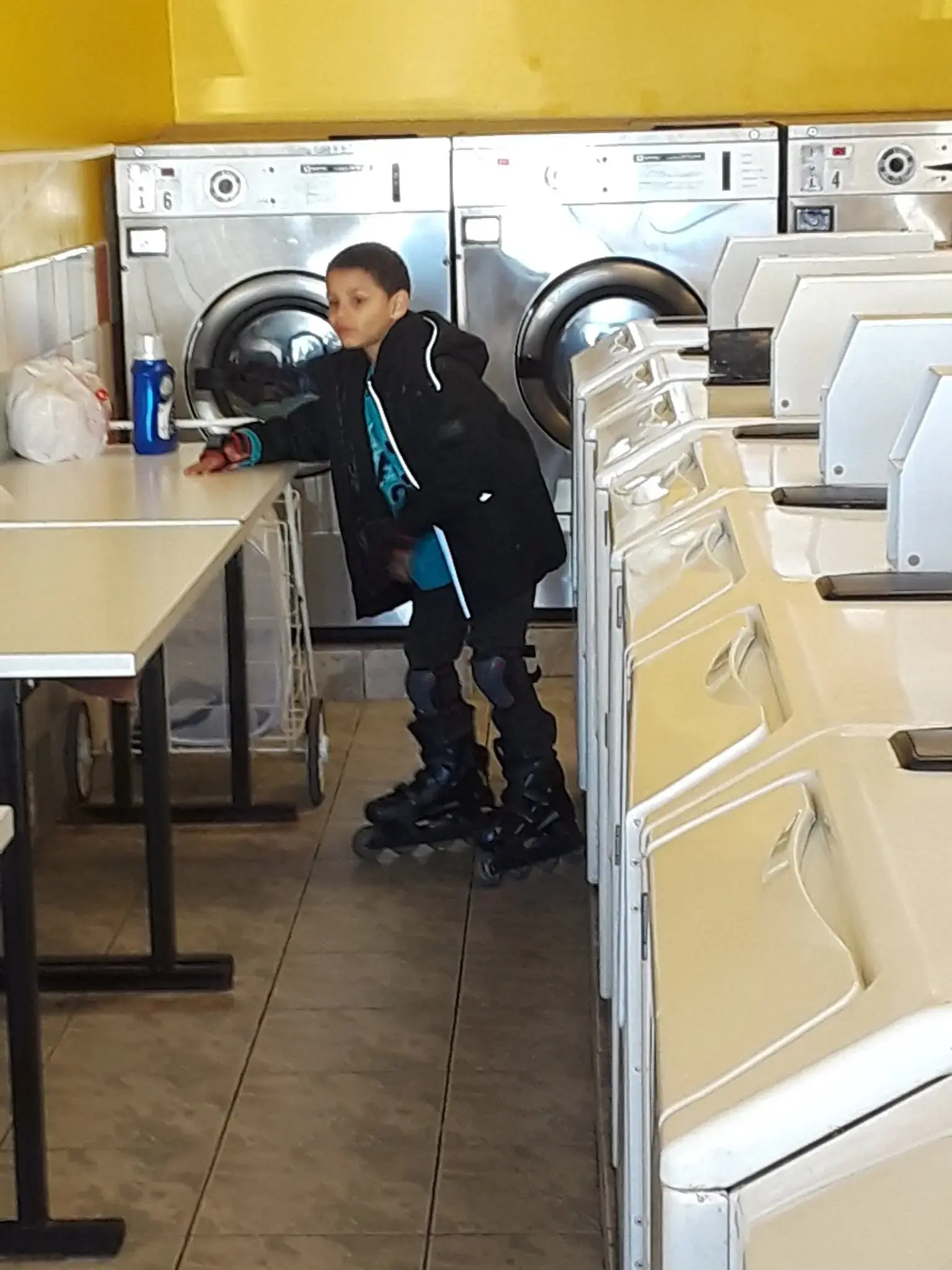 Lanza Laundromat thumbnail 9