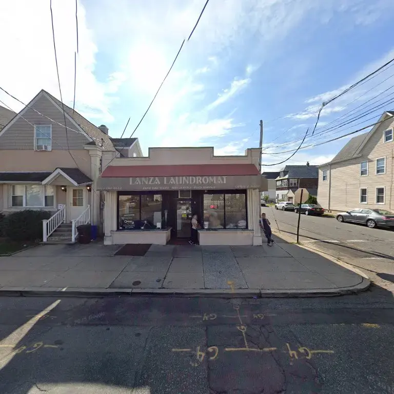 Lanza Laundromat - Image 18