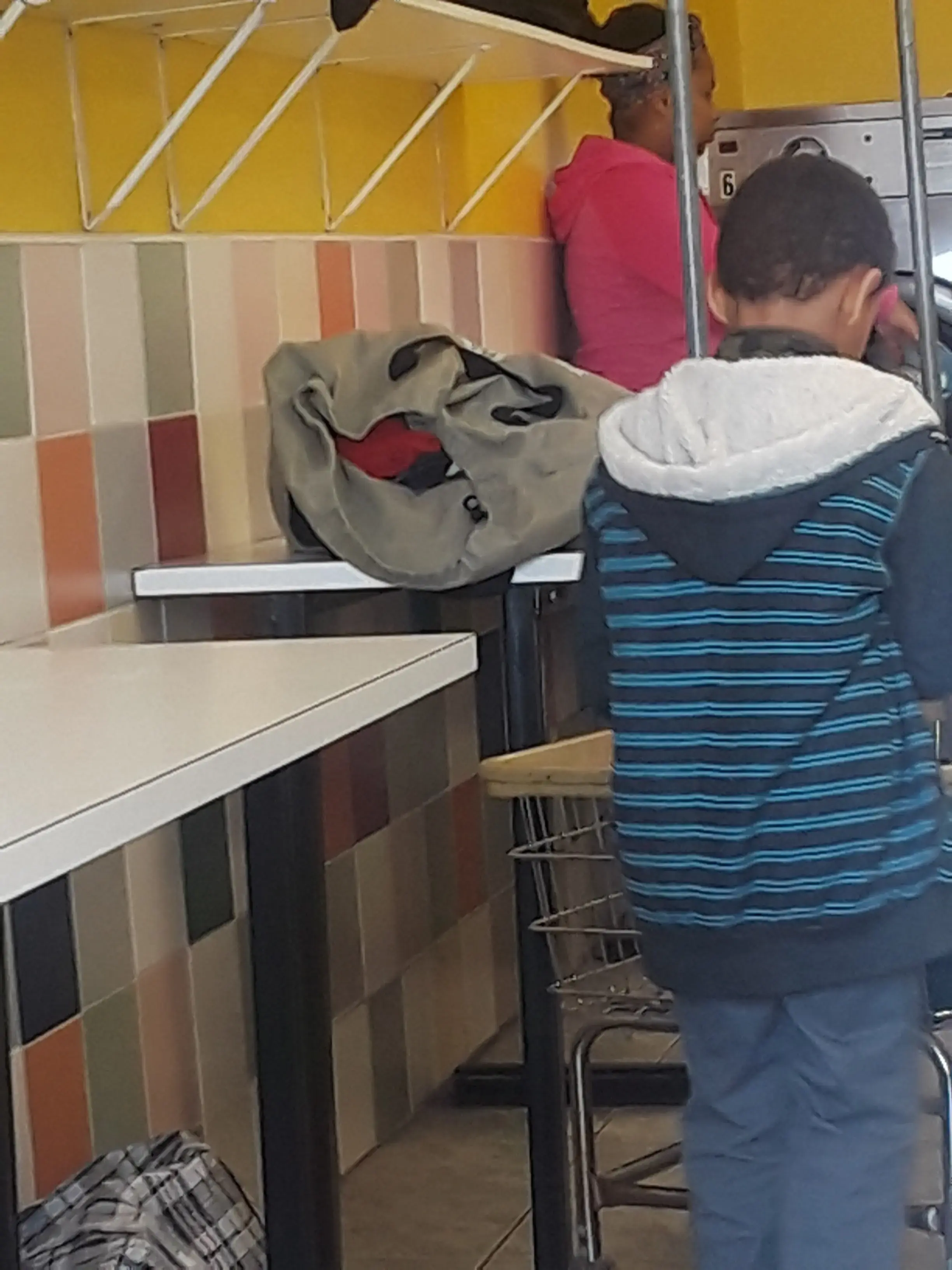 Lanza Laundromat thumbnail 12