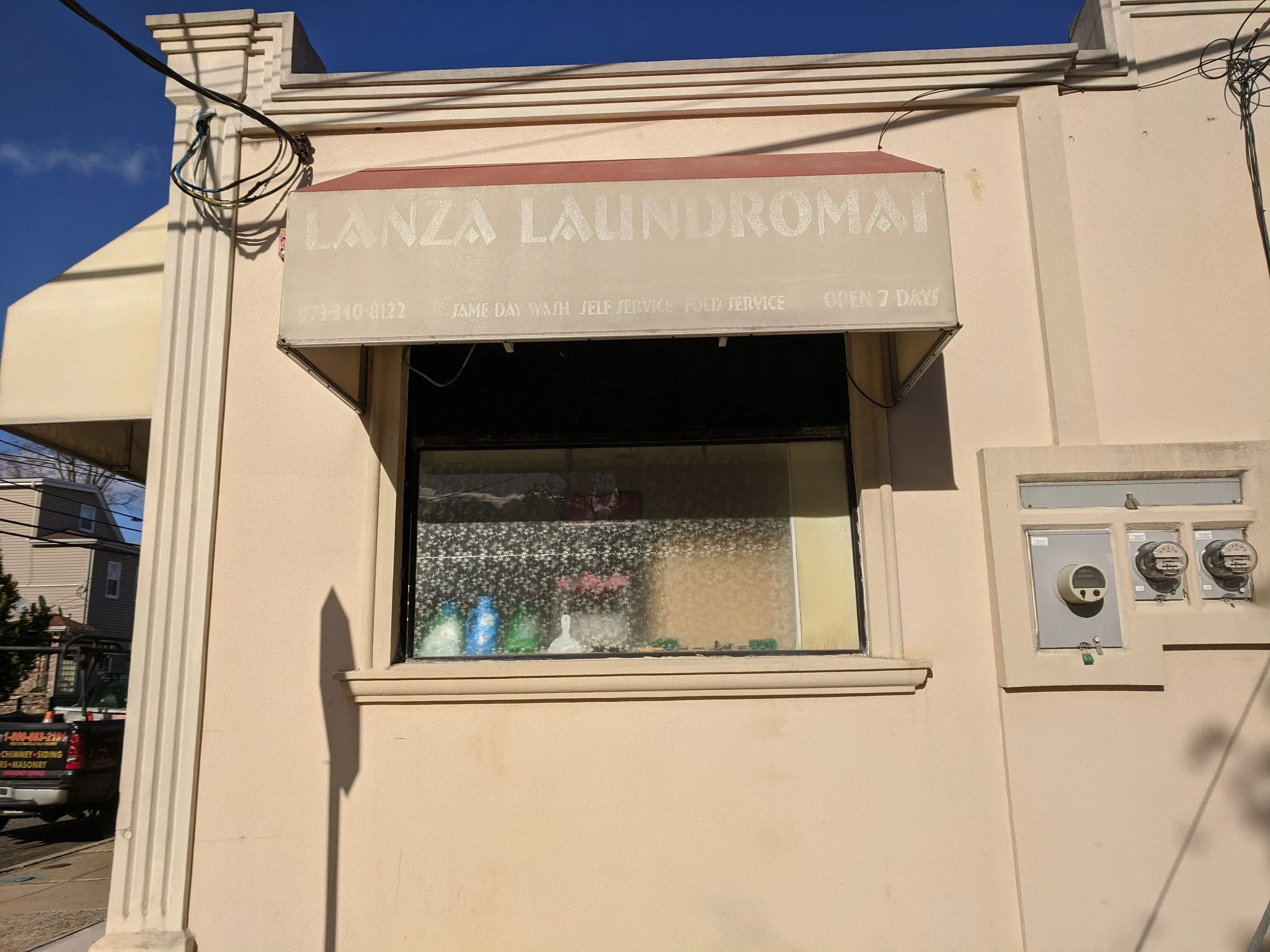 Lanza Laundromat thumbnail 8