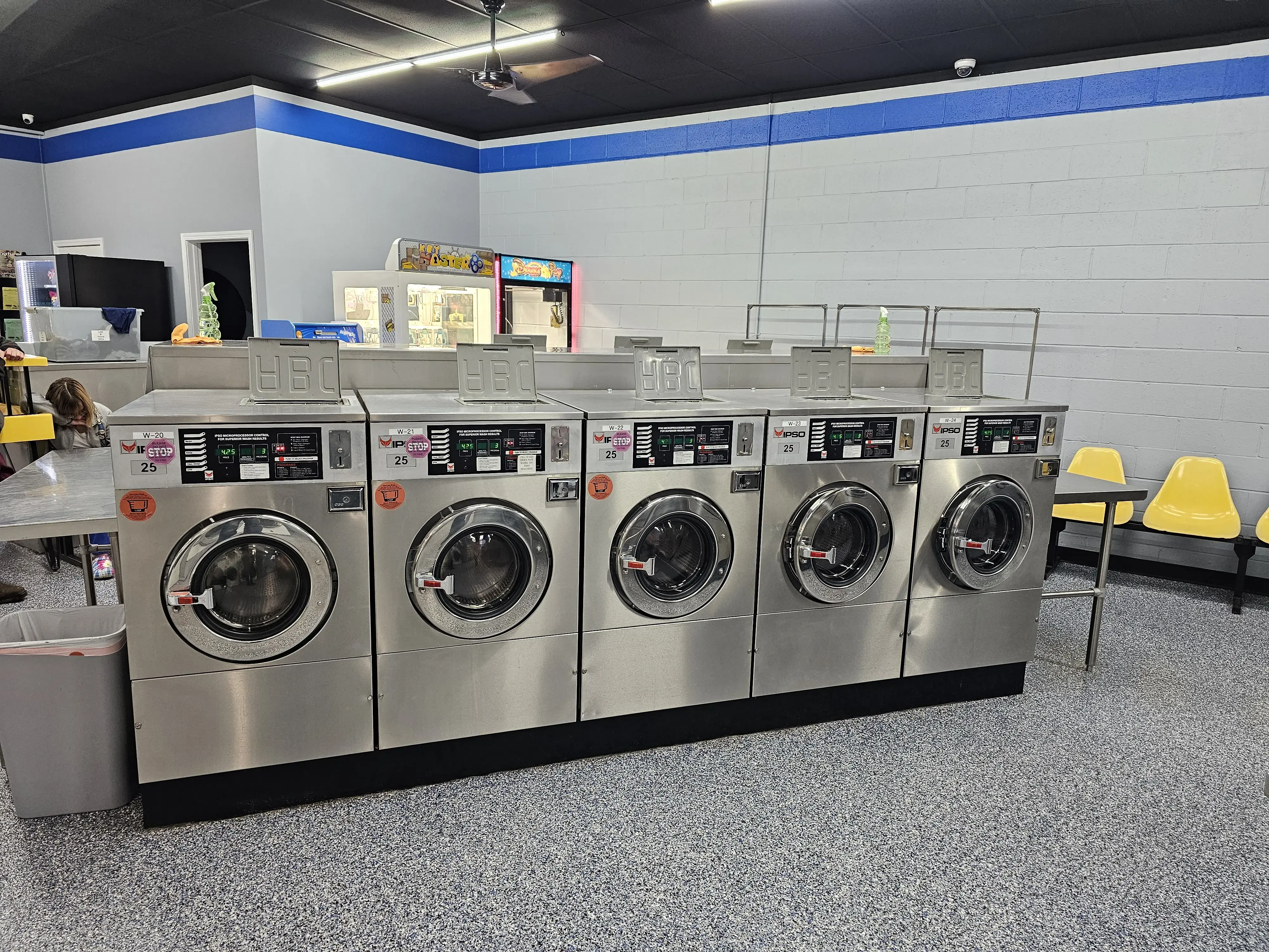 Lapeer Laundry - Image 18