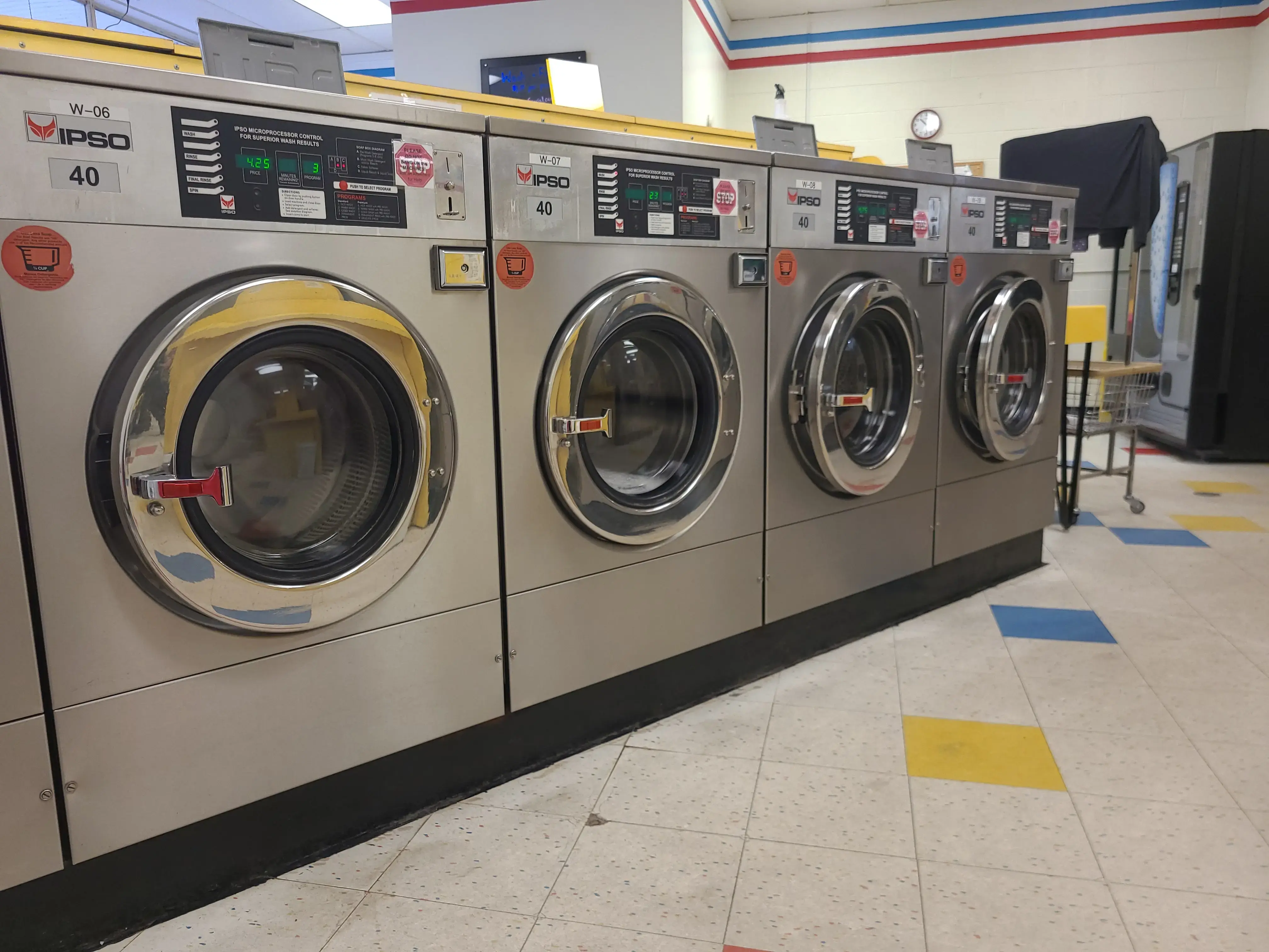 Lapeer Laundry - Image 15