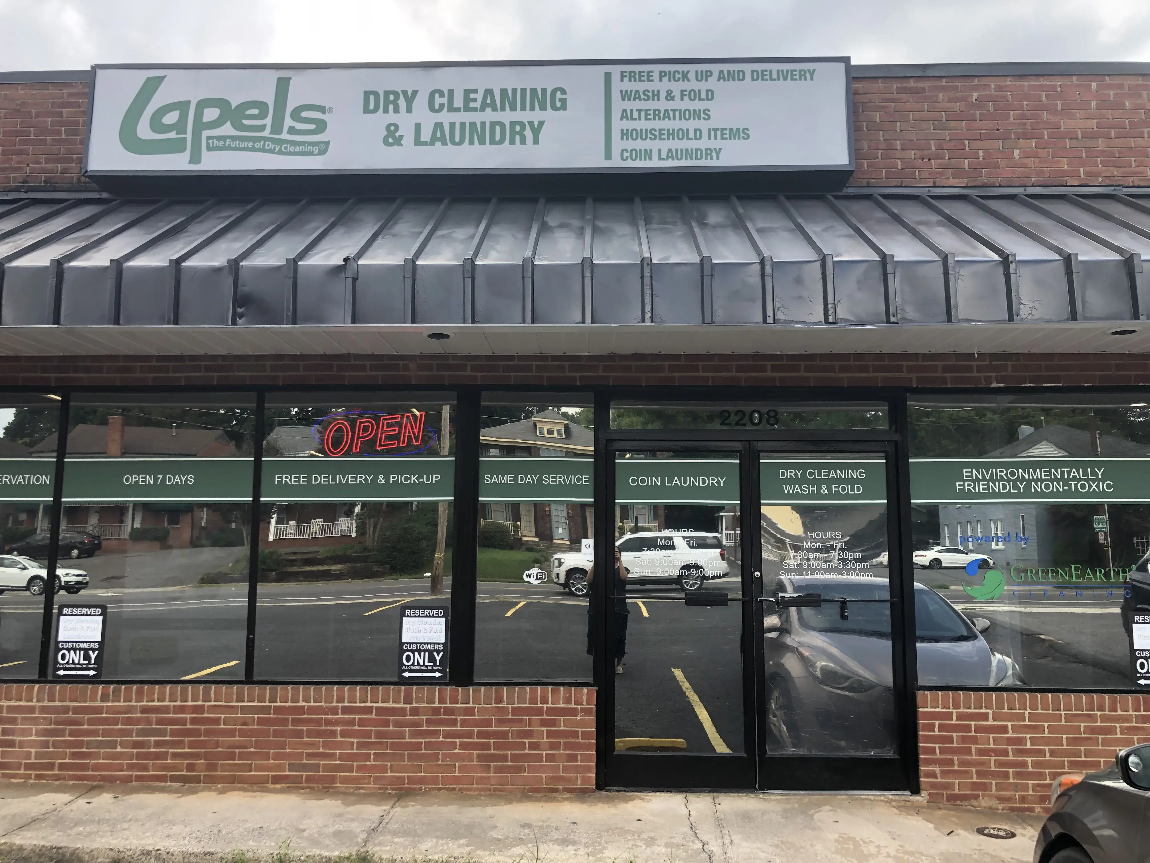 Lapels Cleaners Charlotte, NC - Park Road thumbnail 13