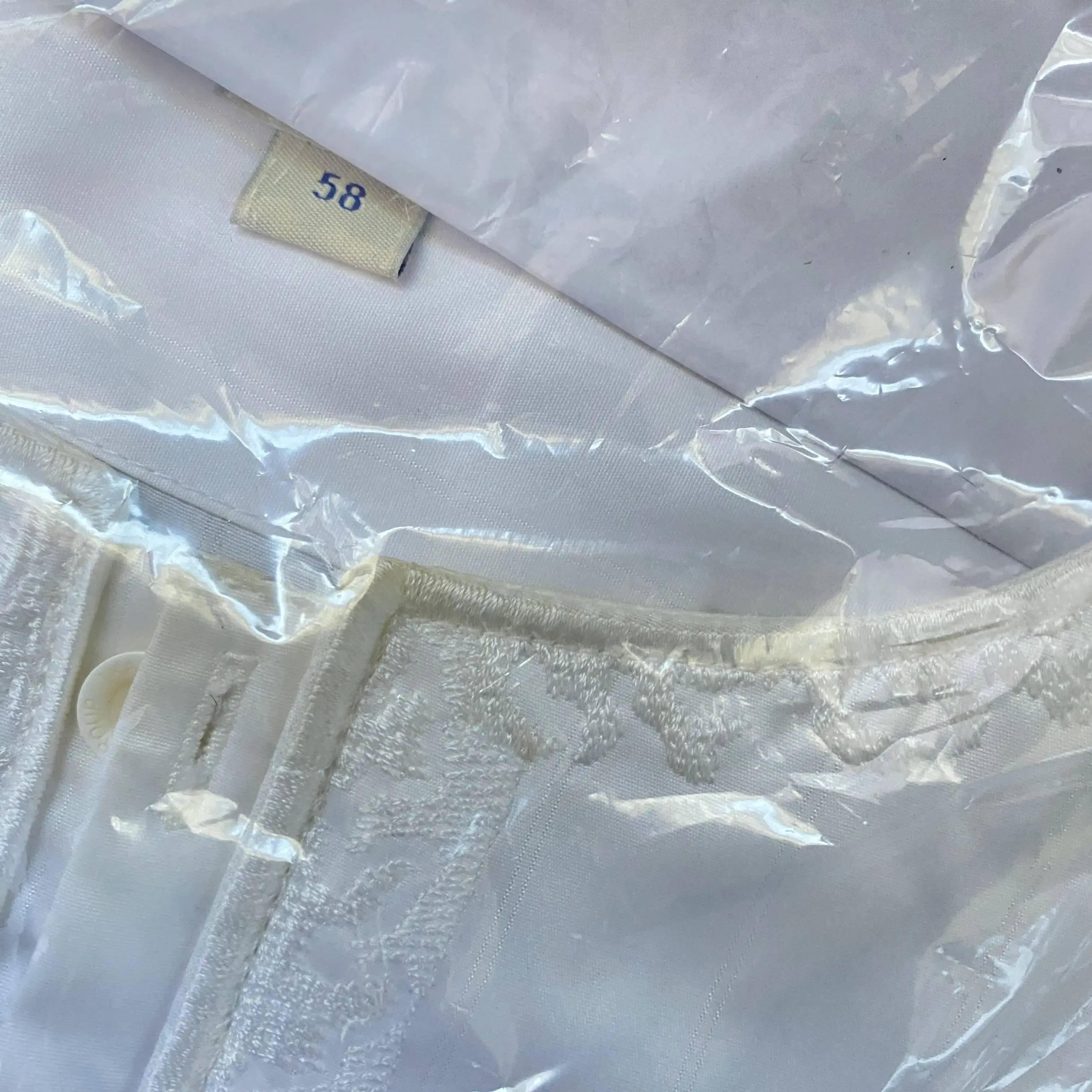 Lapels Dry Cleaning thumbnail 3