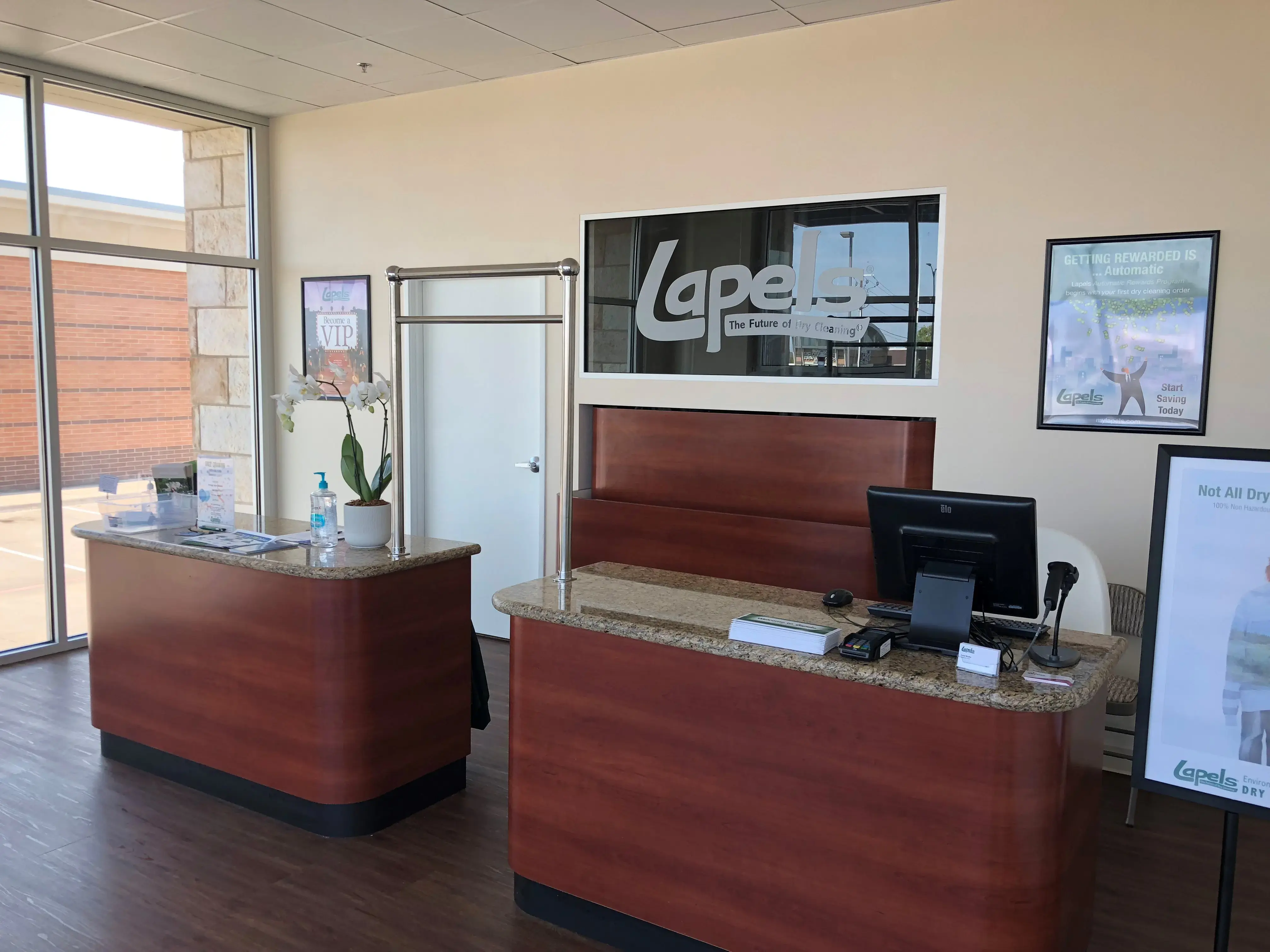 Lapels Dry Cleaning thumbnail 11