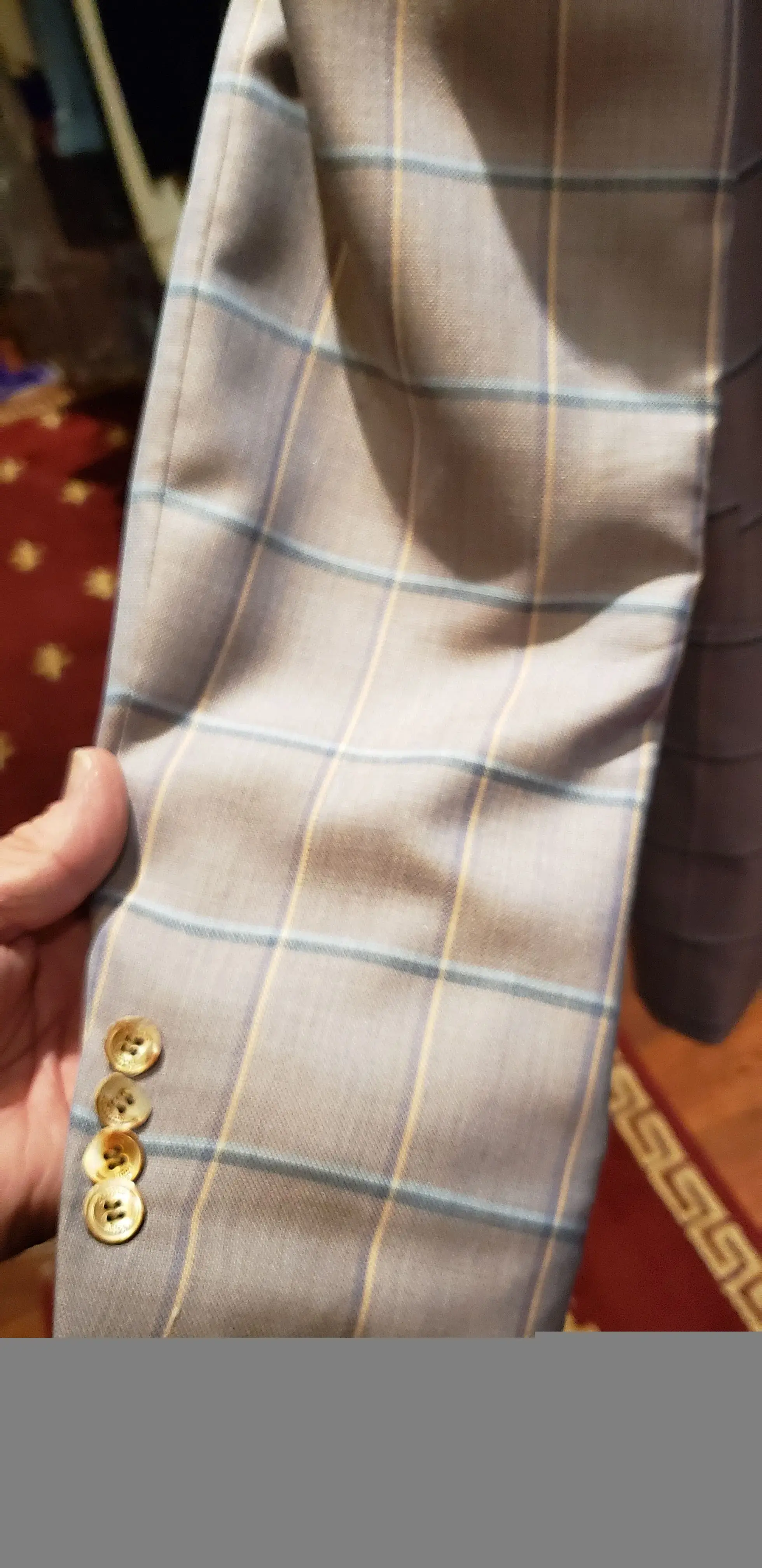 Larry's Dry Cleaning By Louis, Inc. thumbnail 8
