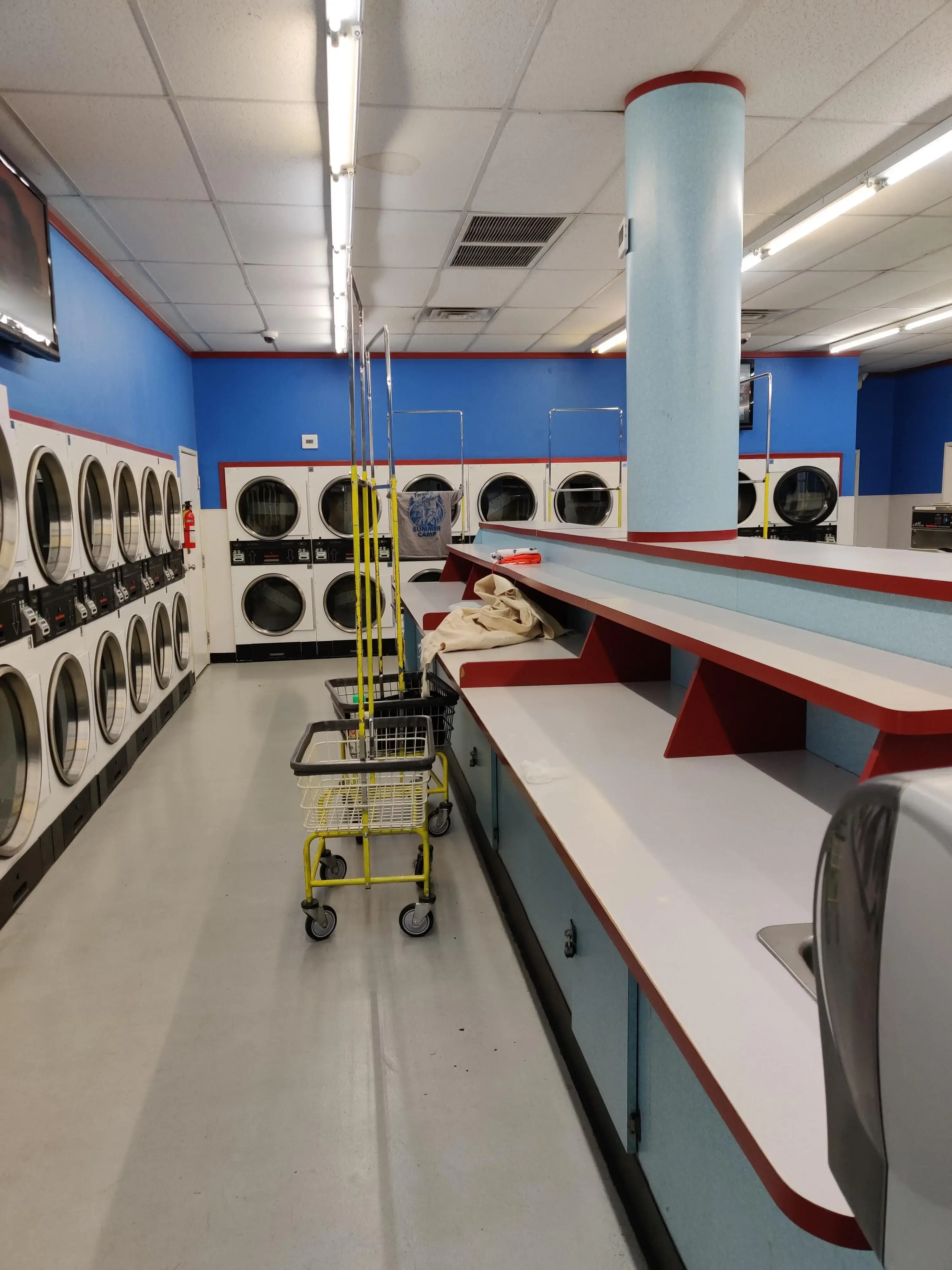 Las Vegas Coin Laundry #1 - Image 11