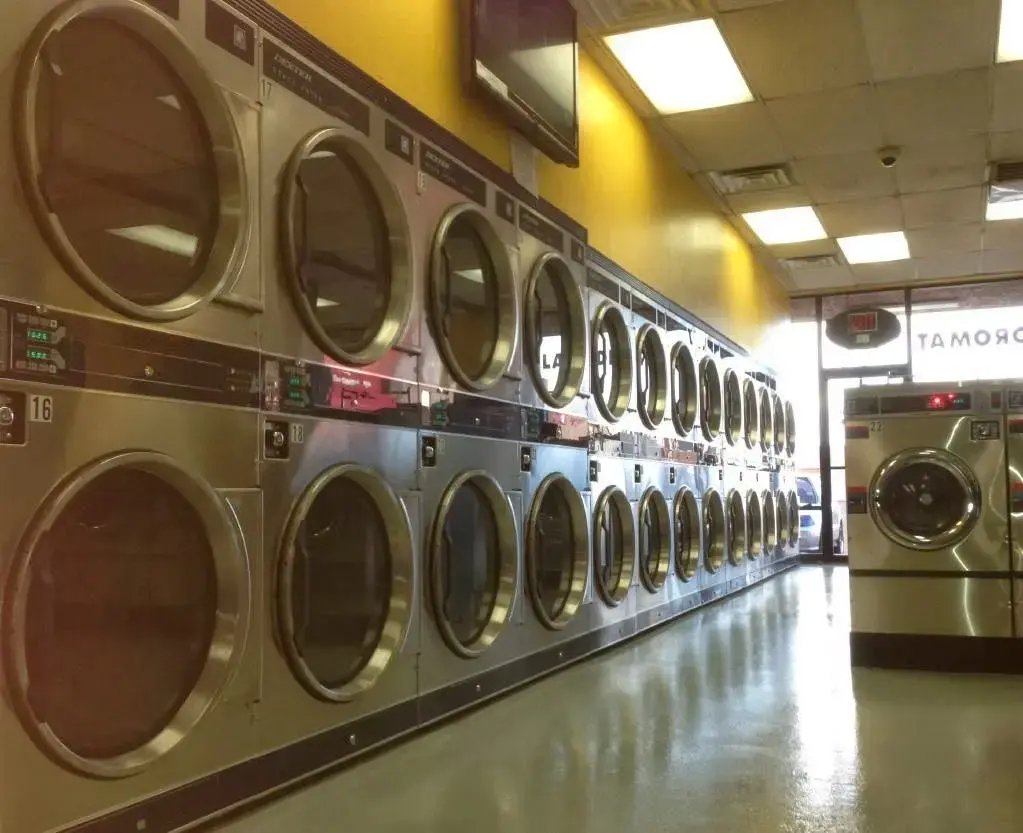 Las Vegas Coin Laundry #2 - Image 20