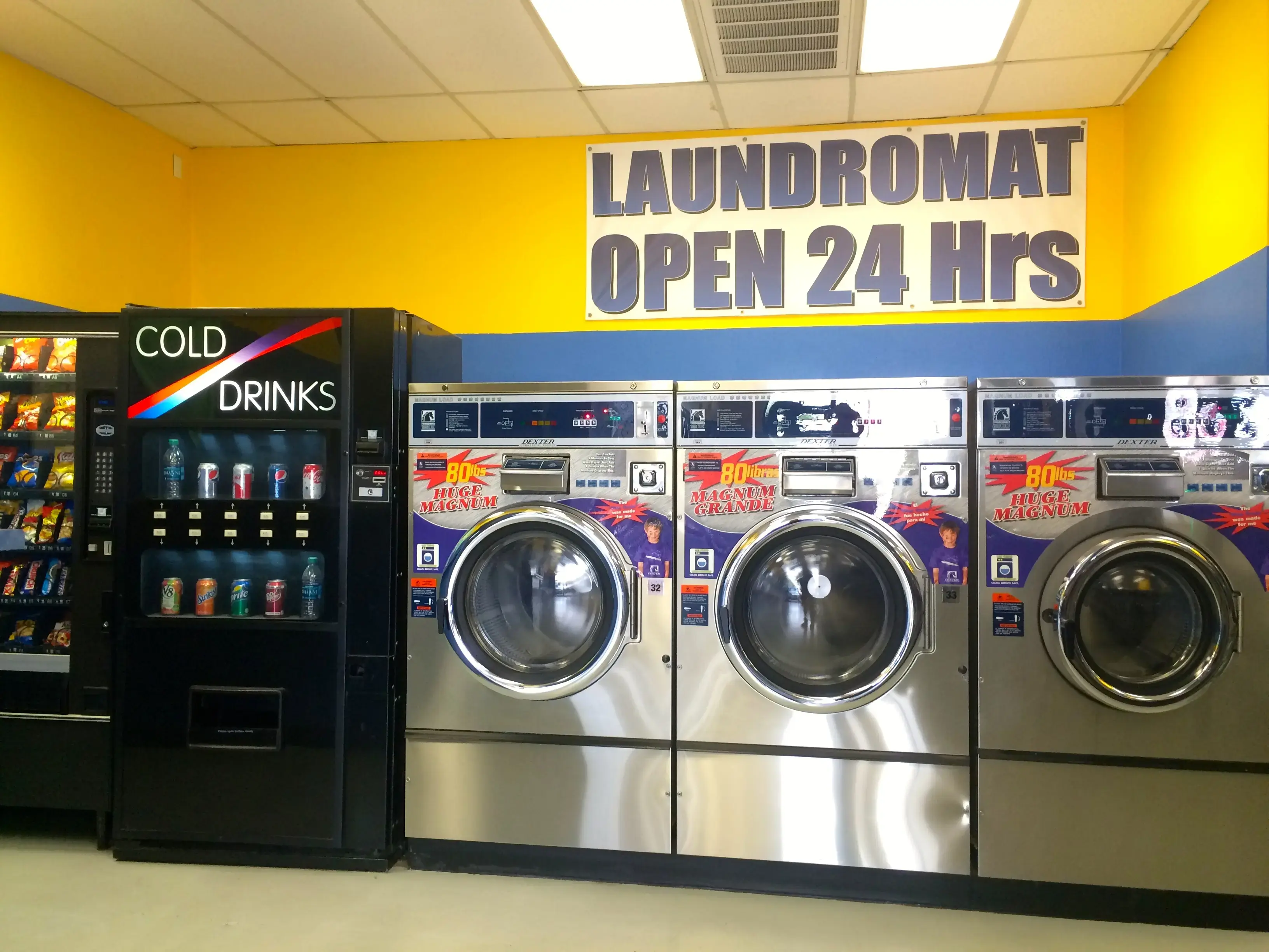 Las Vegas Coin Laundry #2 - Image 17