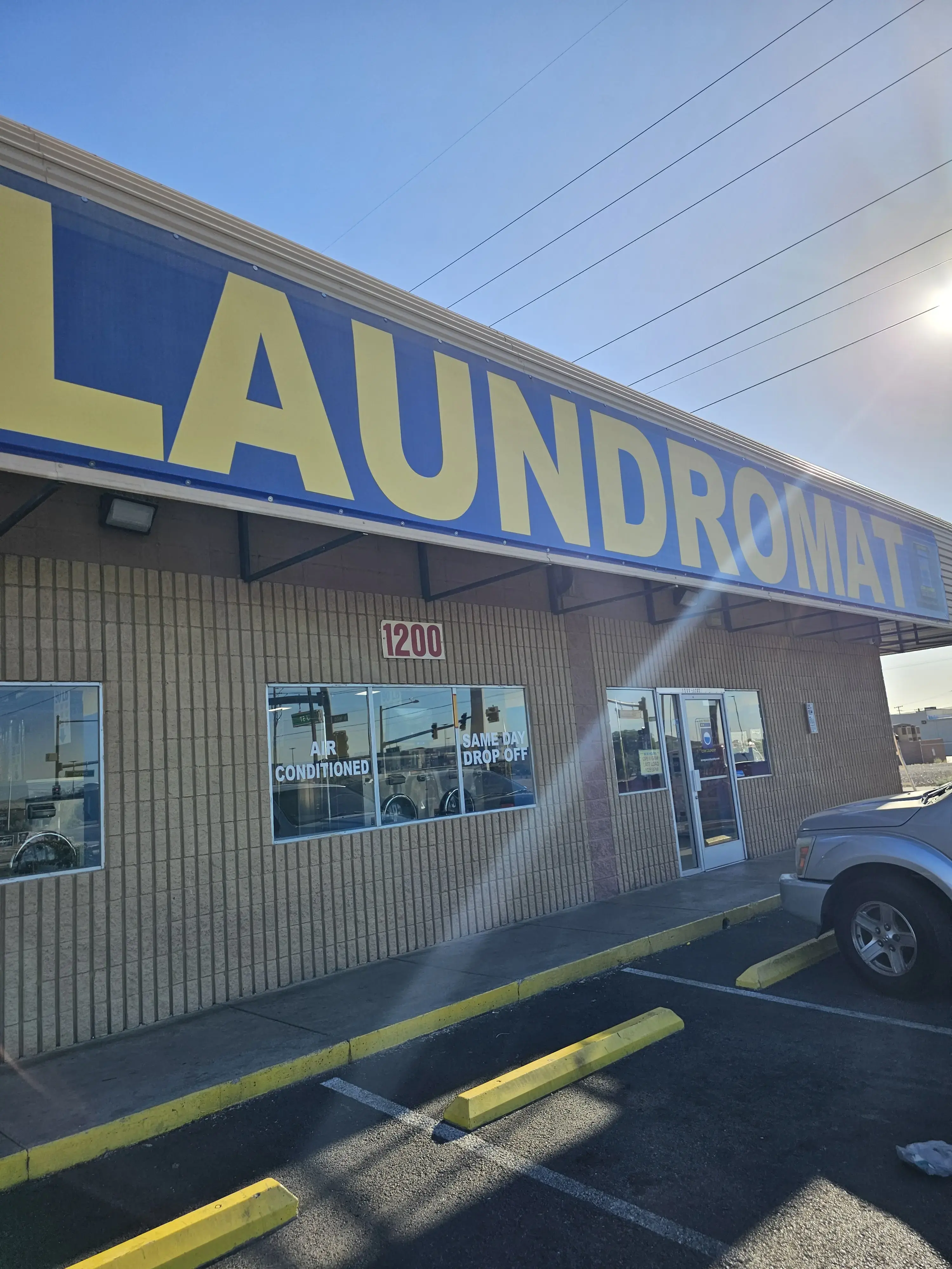 Las Vegas Coin Laundry #6 - Image 3