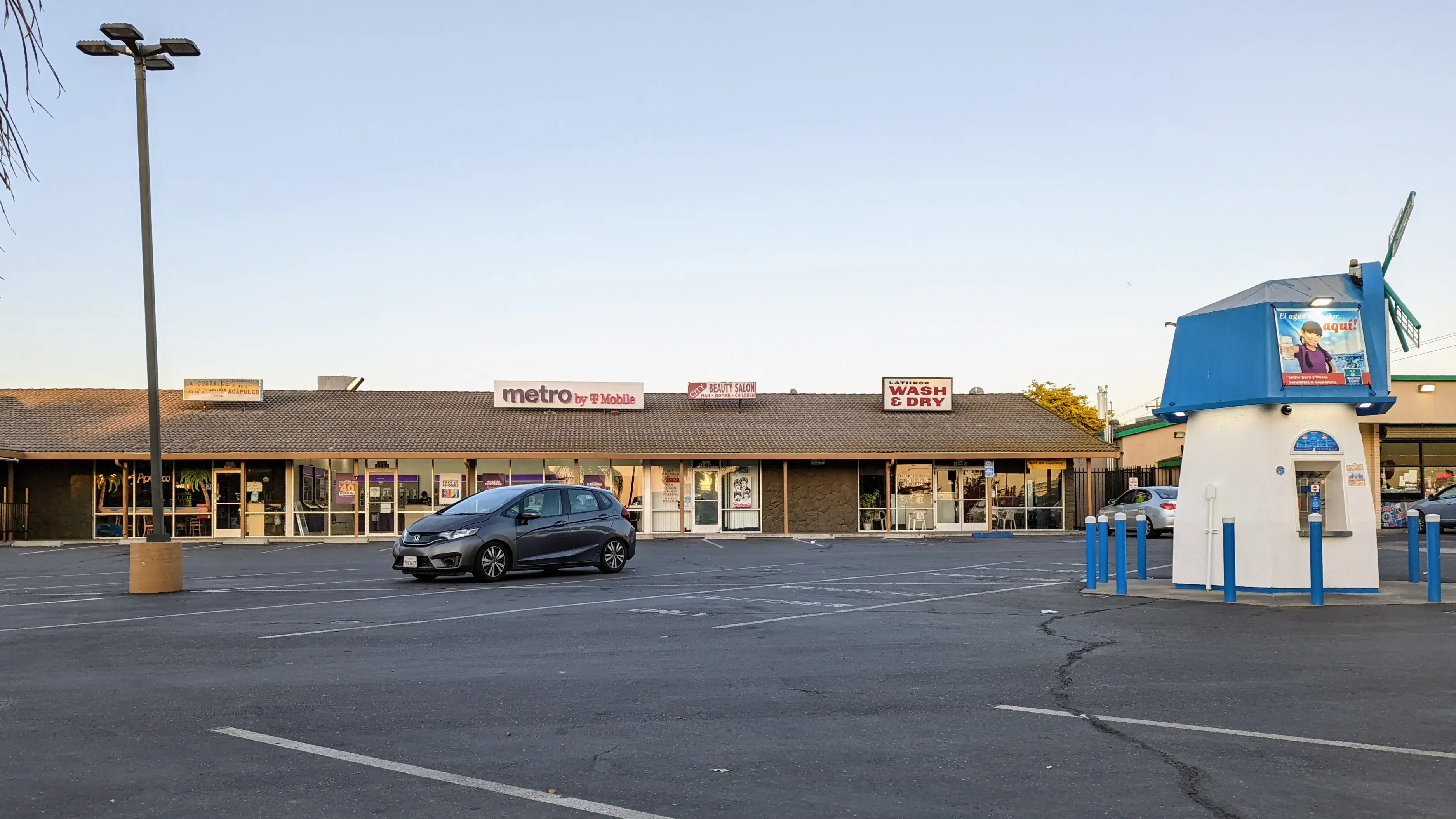 Lathrop Wash & Dry - Image 3