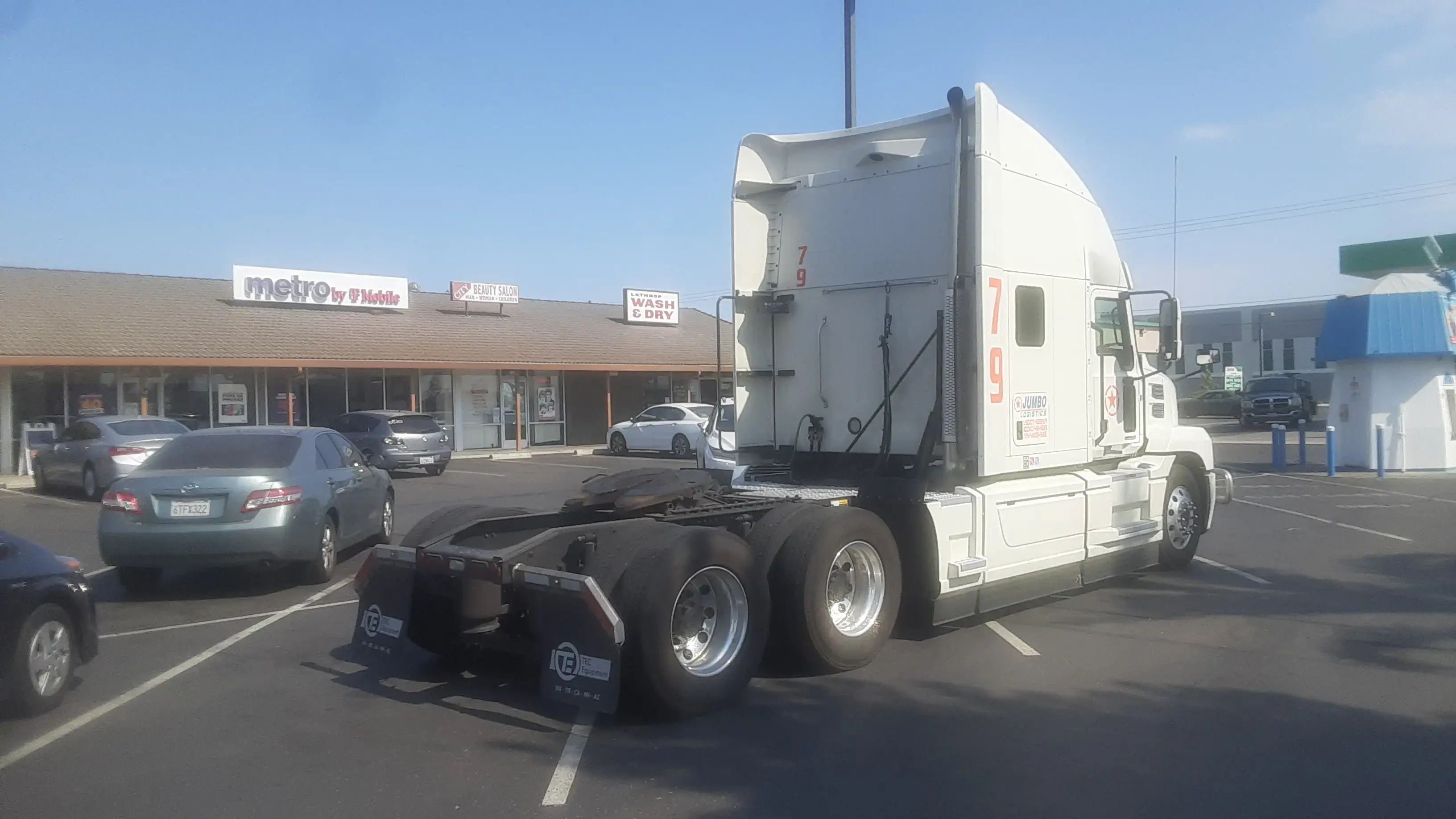 Lathrop Wash & Dry thumbnail 8