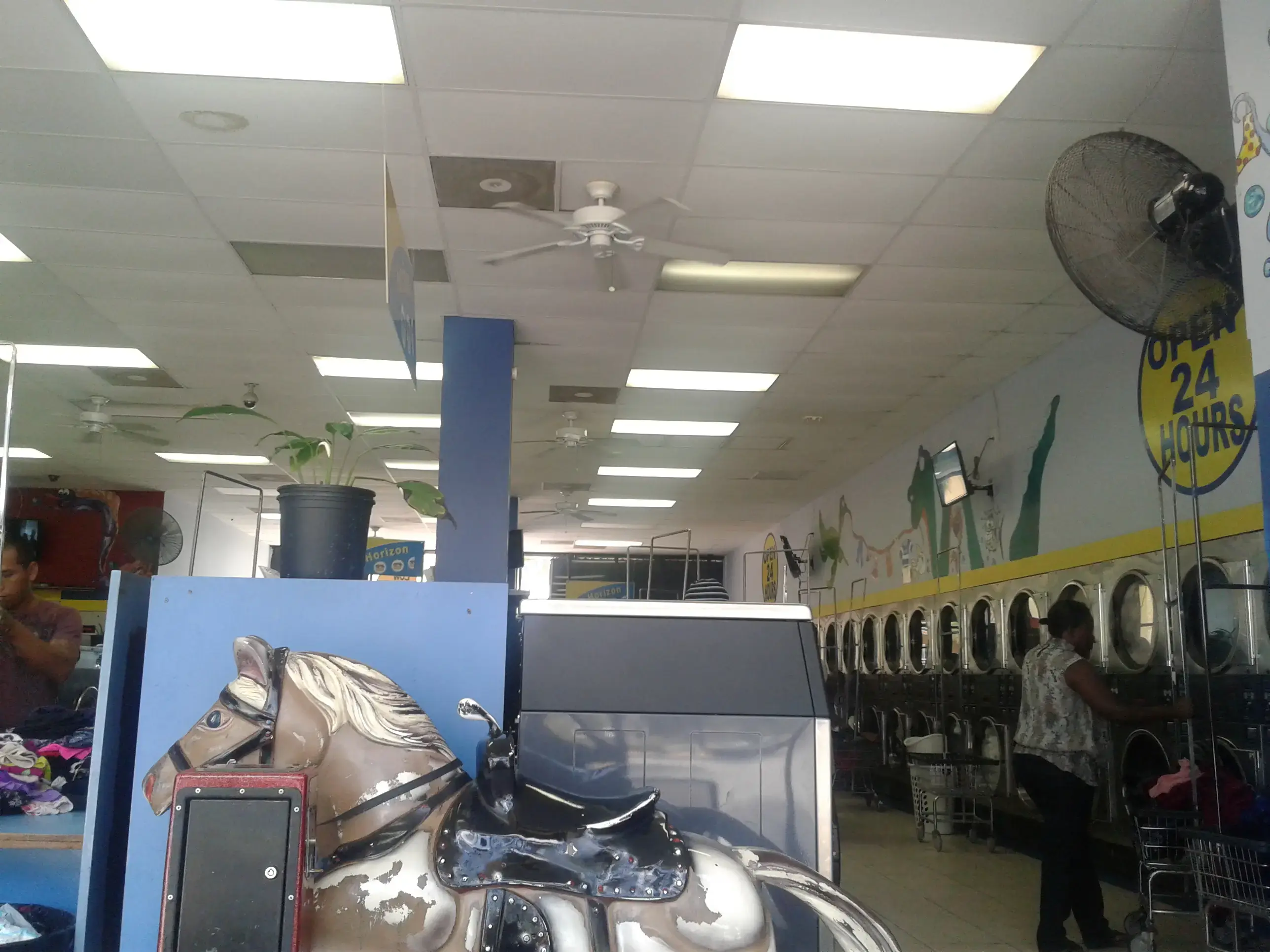 Lauderhill Laundry thumbnail 10