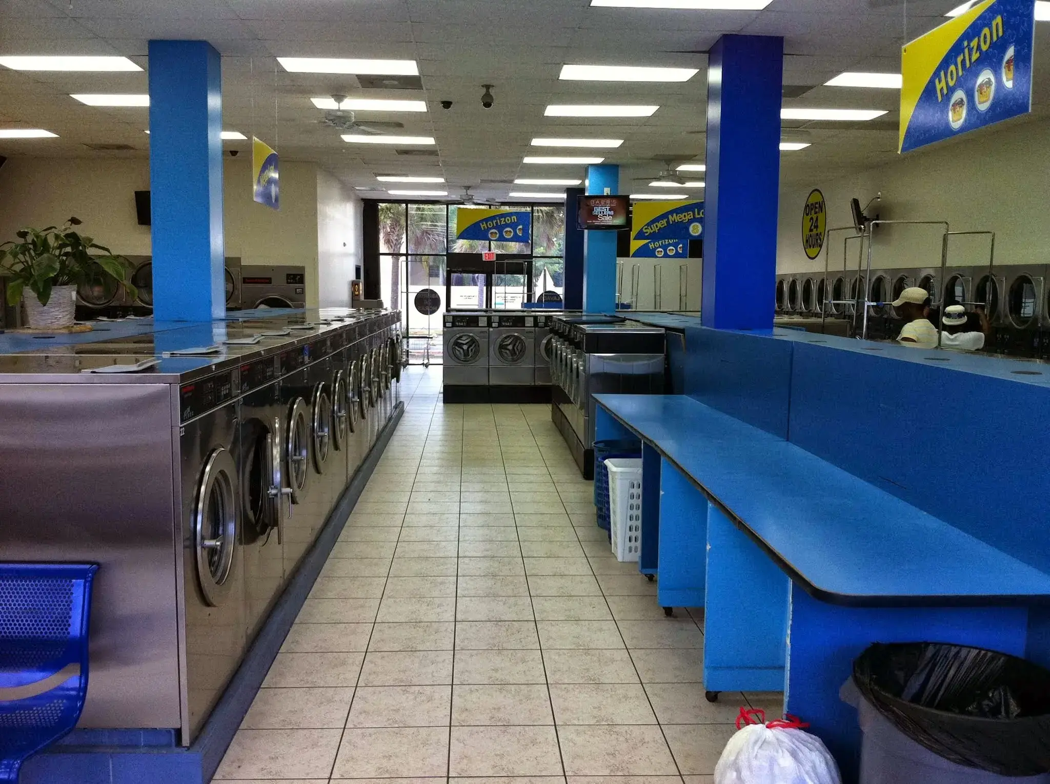 Lauderhill Laundry thumbnail 3