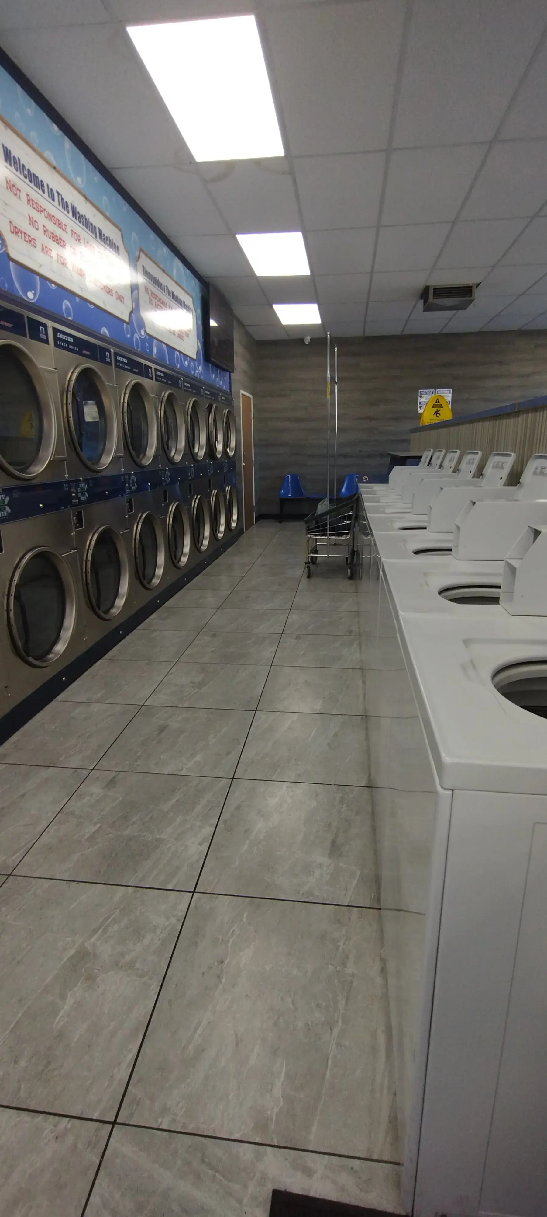 Lauderworld Coin-Op Laundry - Image 10