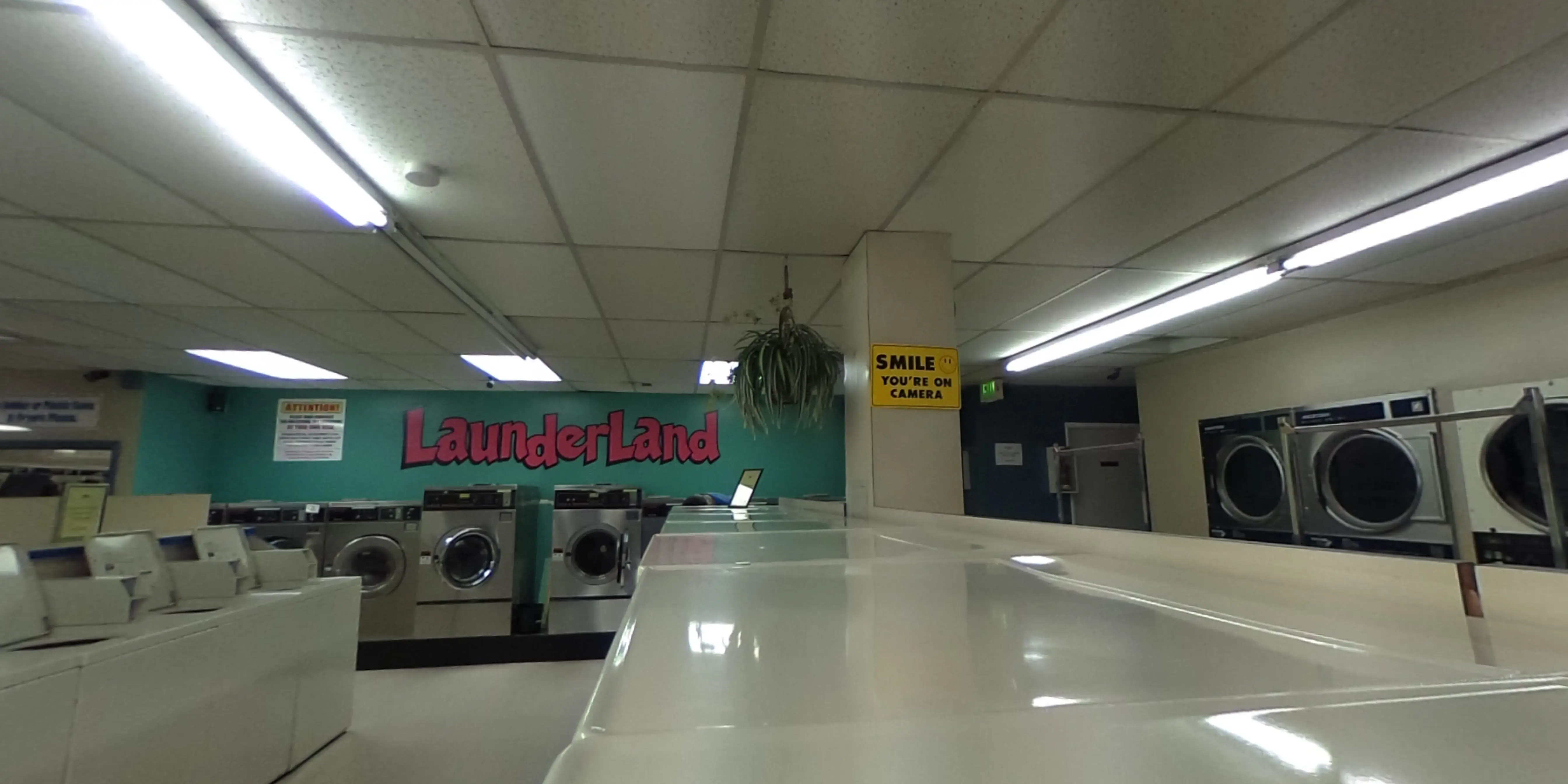 Launderland - 2nd and Wells - Image 11