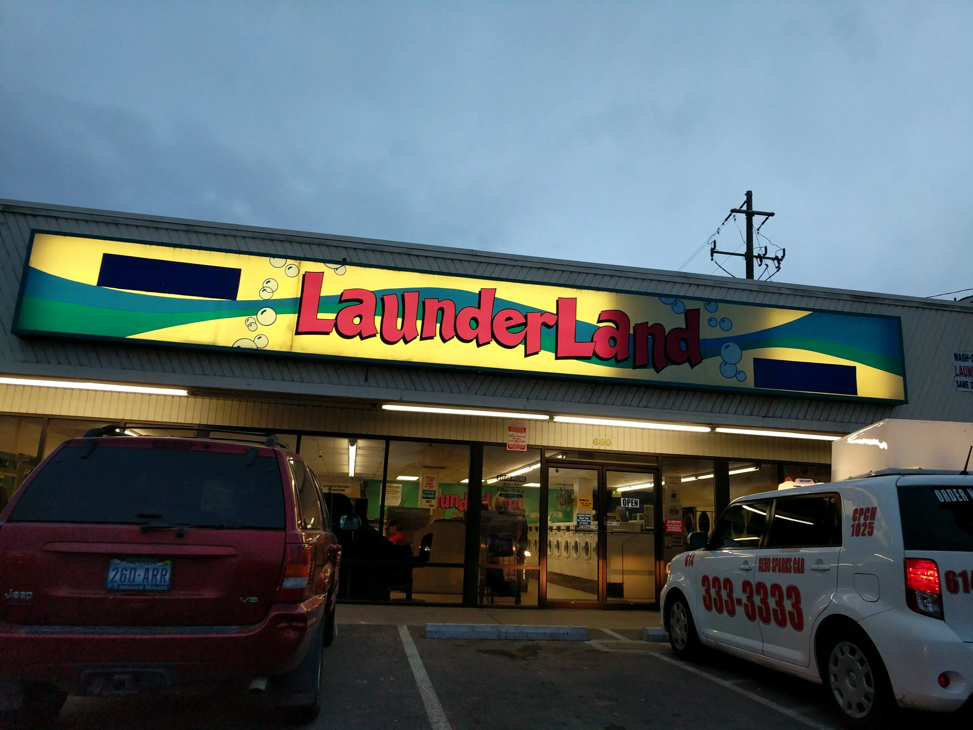 Launderland - 2nd and Wells - Image 4