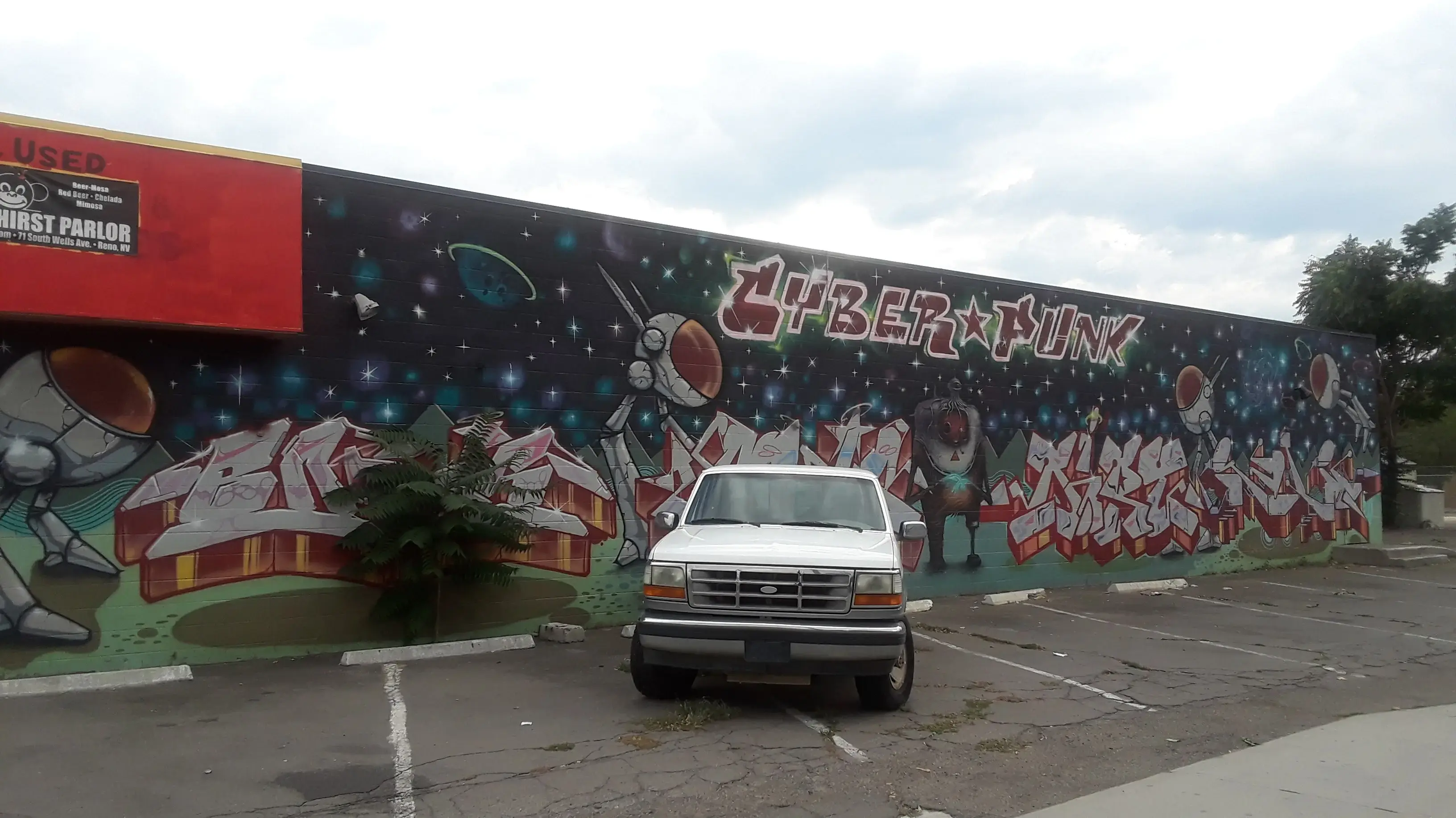 Launderland - 2nd and Wells - Image 5