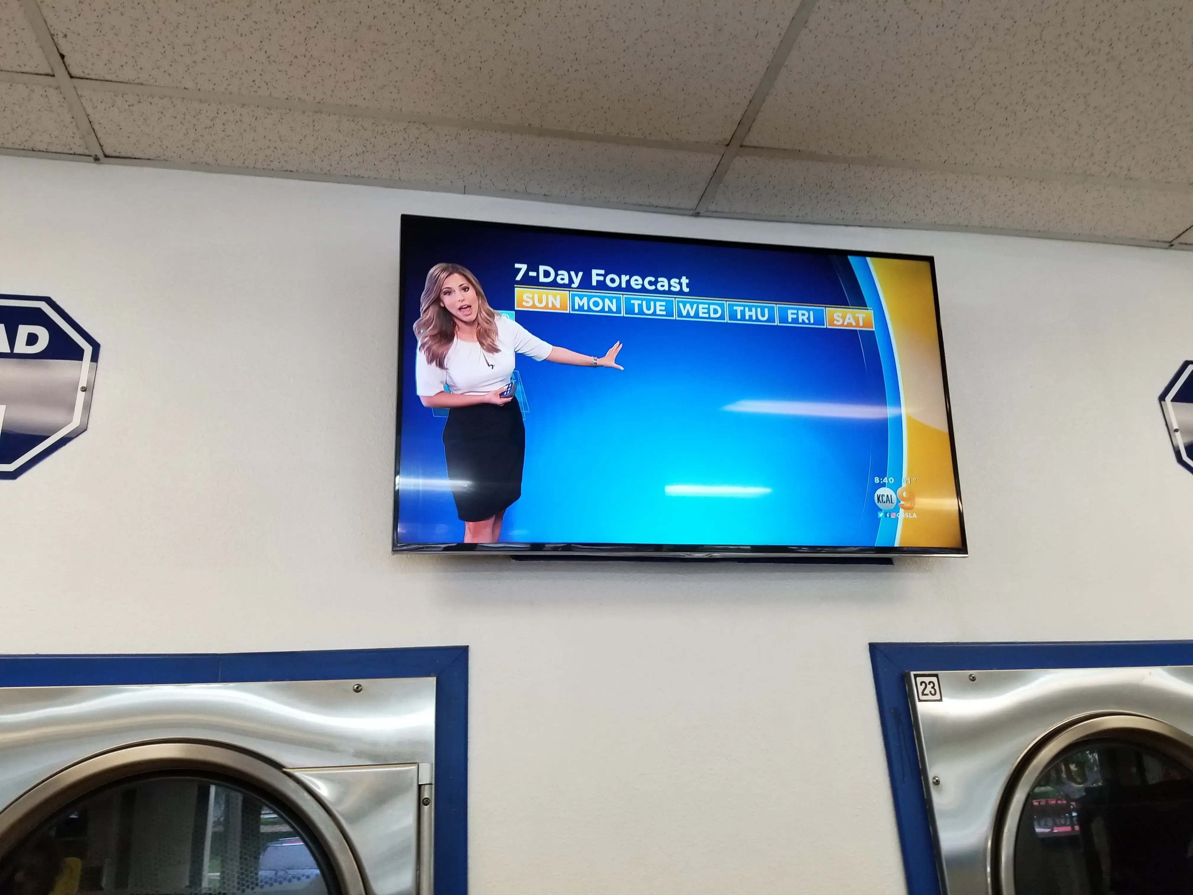 Launderland Coin Laundry thumbnail 5