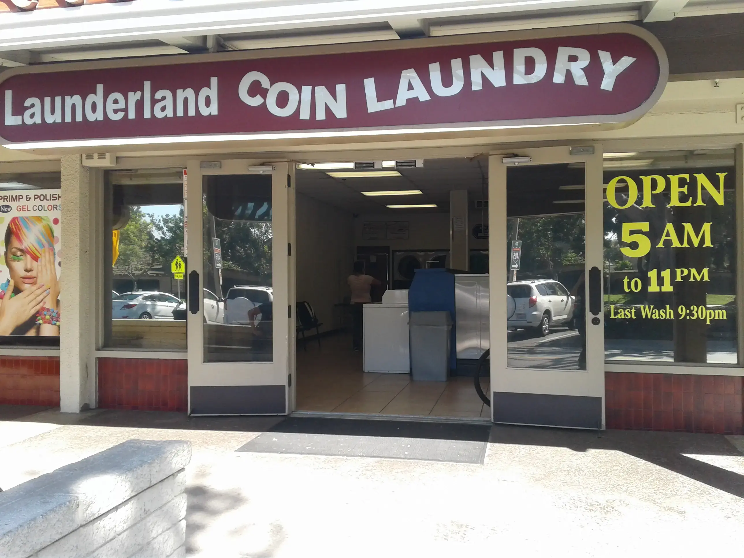 Launderland Coin Laundry thumbnail 14