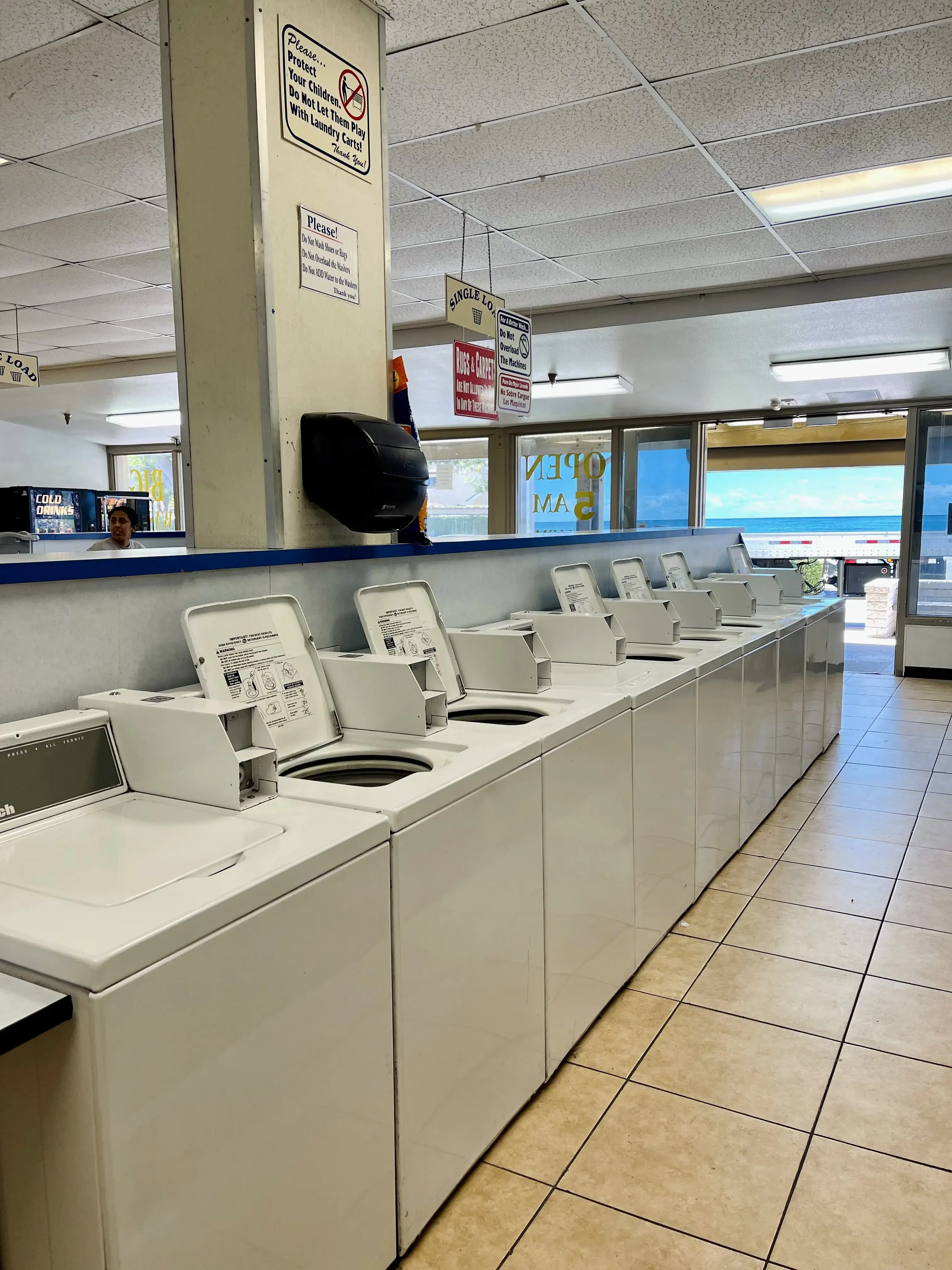 Launderland Coin Laundry thumbnail 13