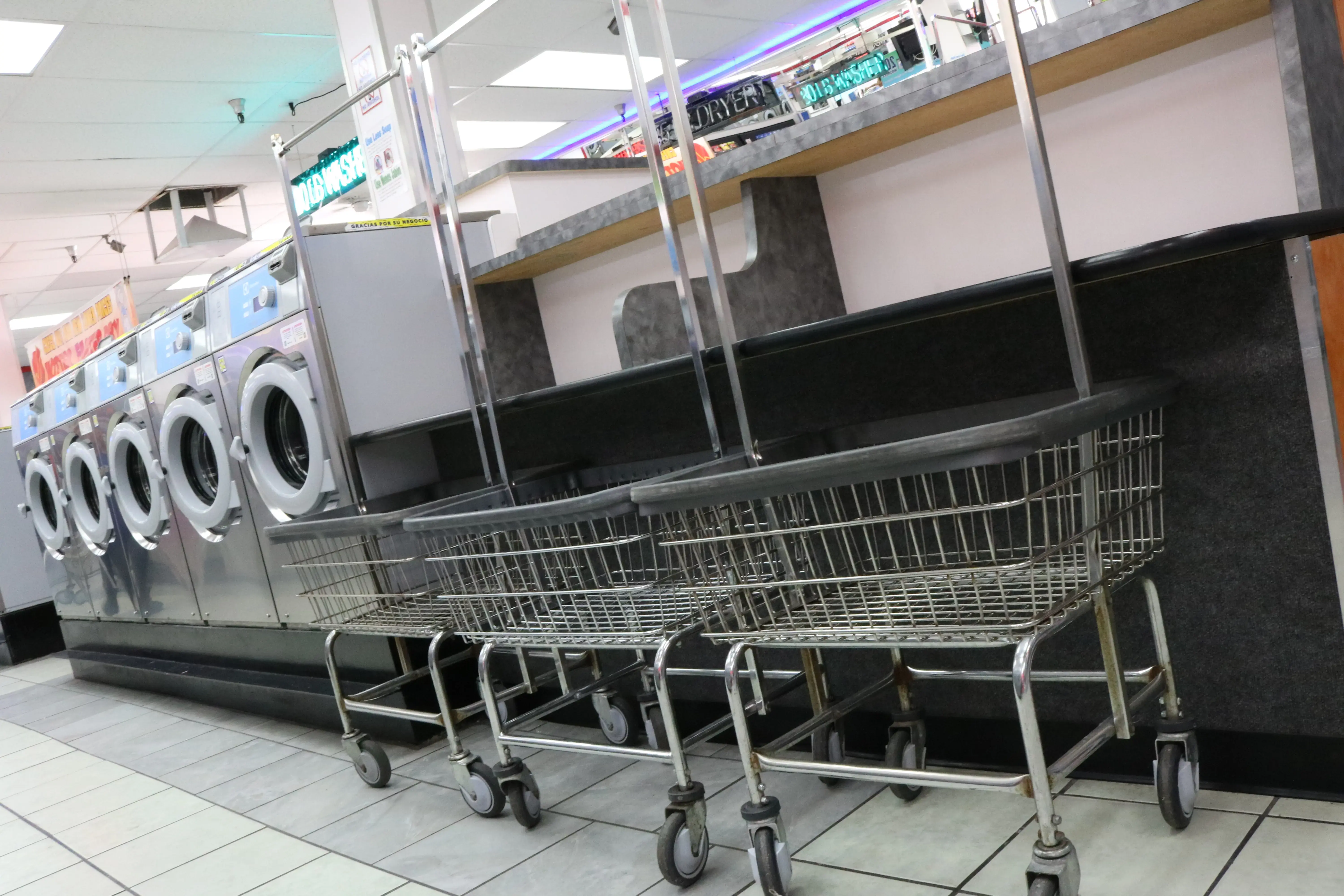 Launderland Coin Laundry DBA COIN Less LAUNDRY thumbnail 4