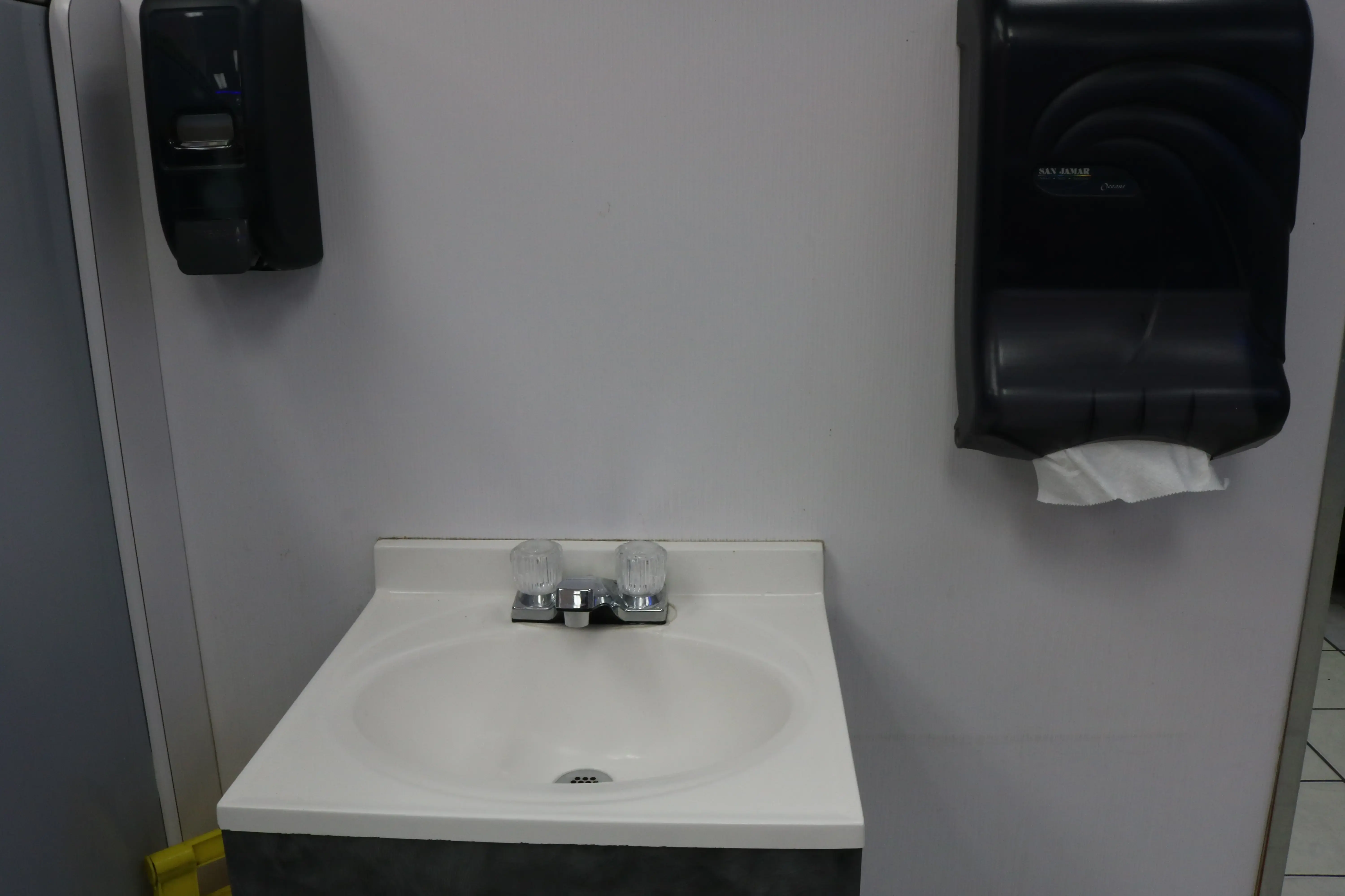 Launderland Coin Laundry DBA COIN Less LAUNDRY - Image 8