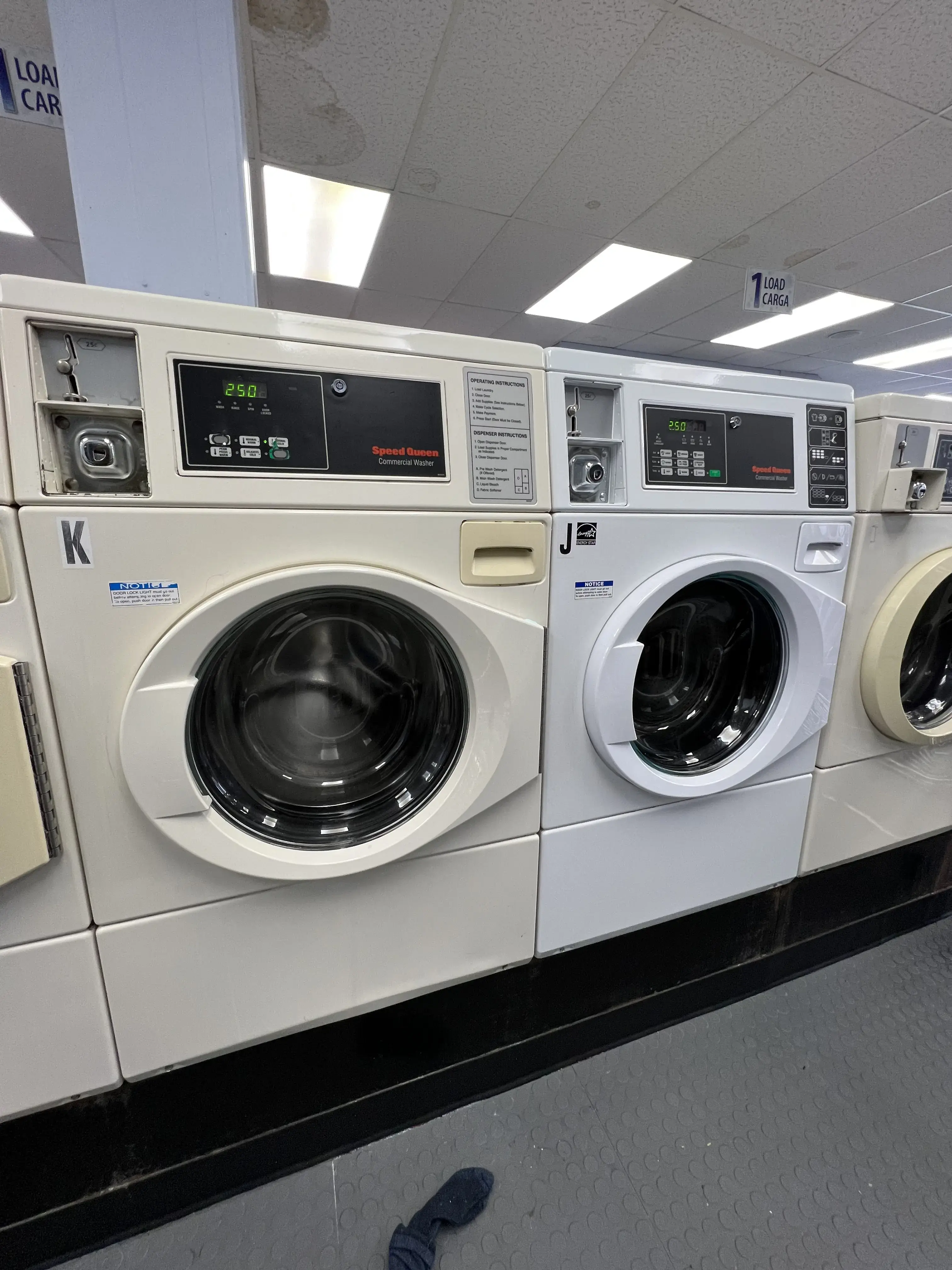 LaunderLand Coin-Op Laundry thumbnail 13