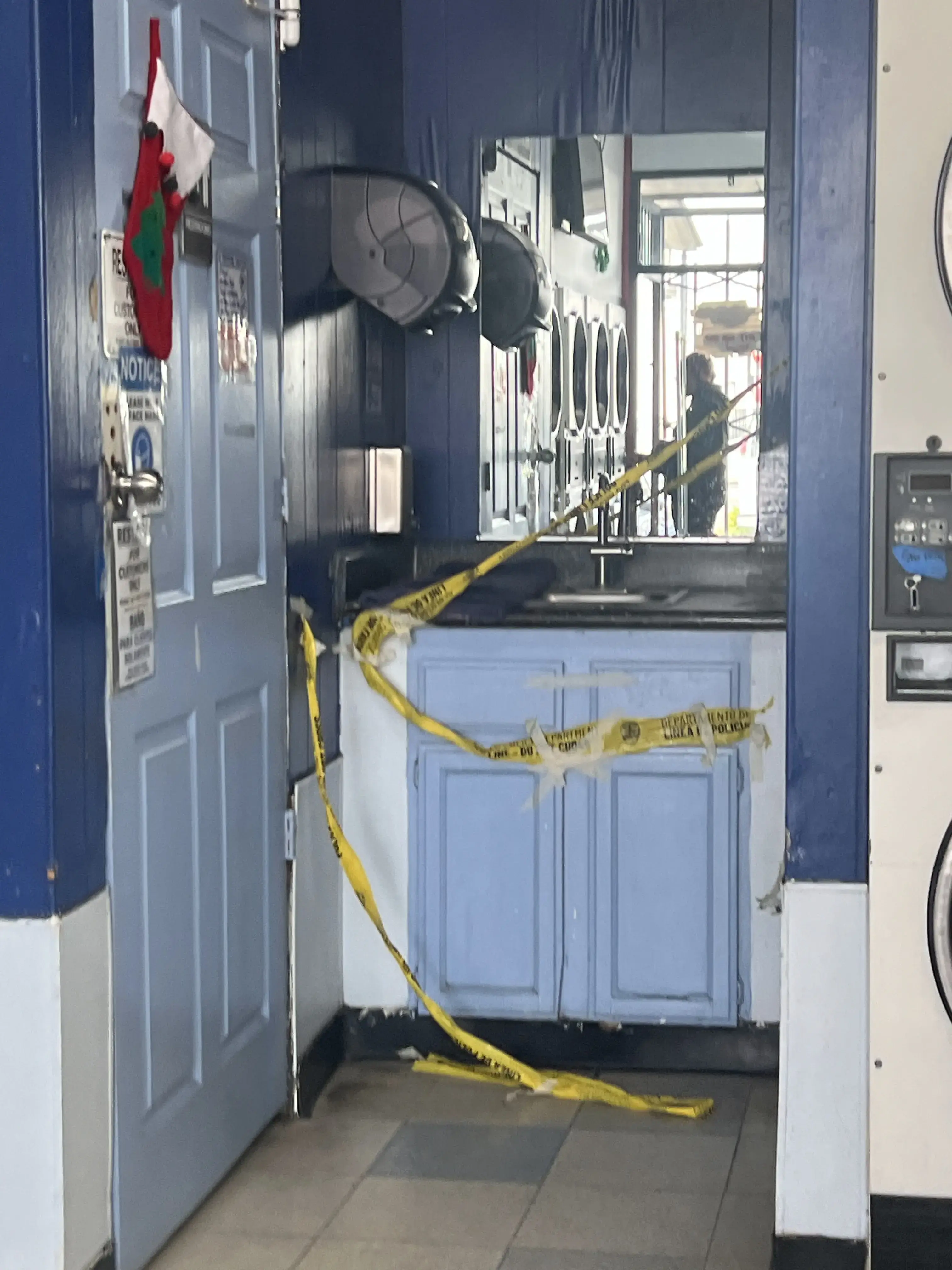 Launderland Coin Op Laundry - Image 13