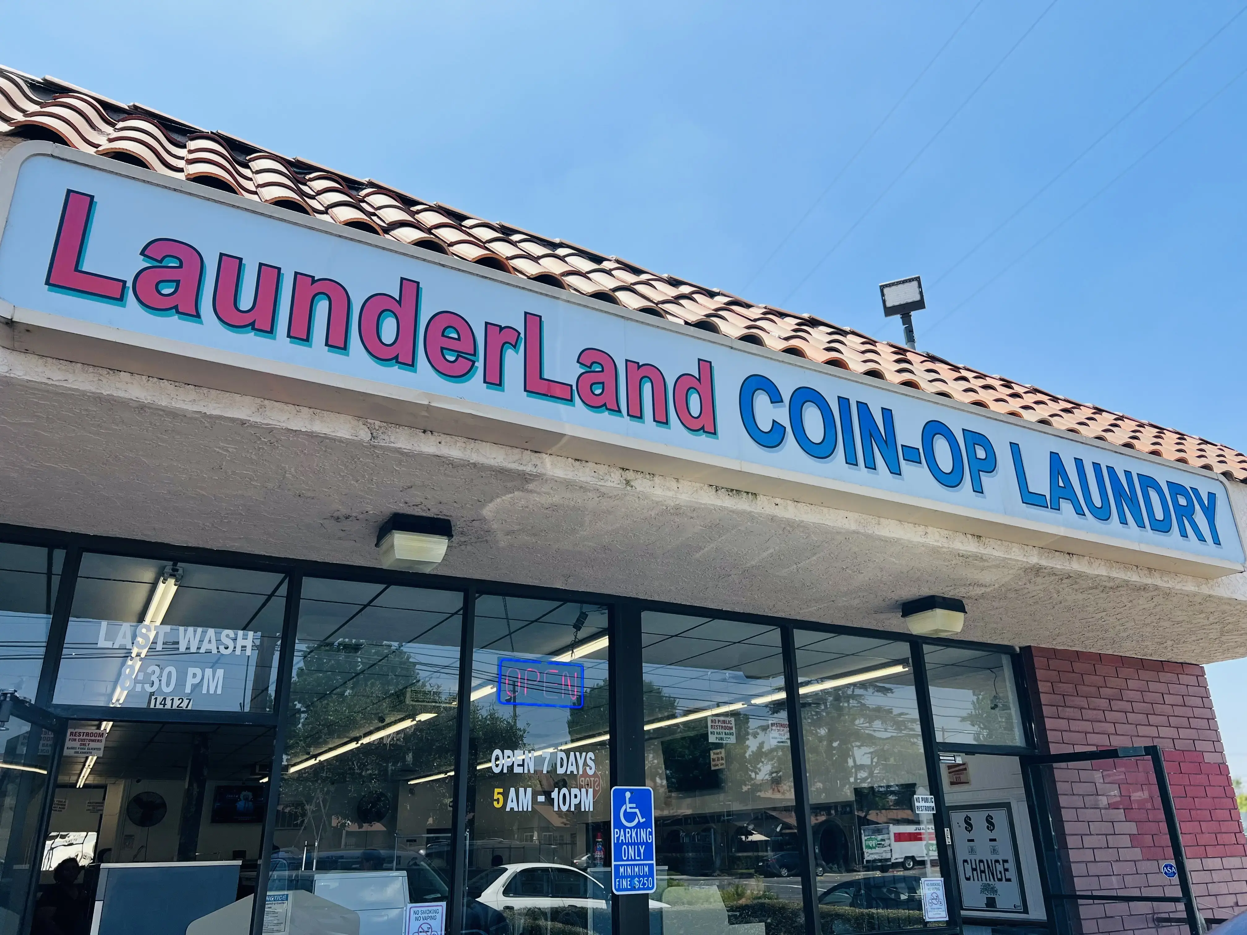LaunderLand Coin Op Laundry thumbnail 5
