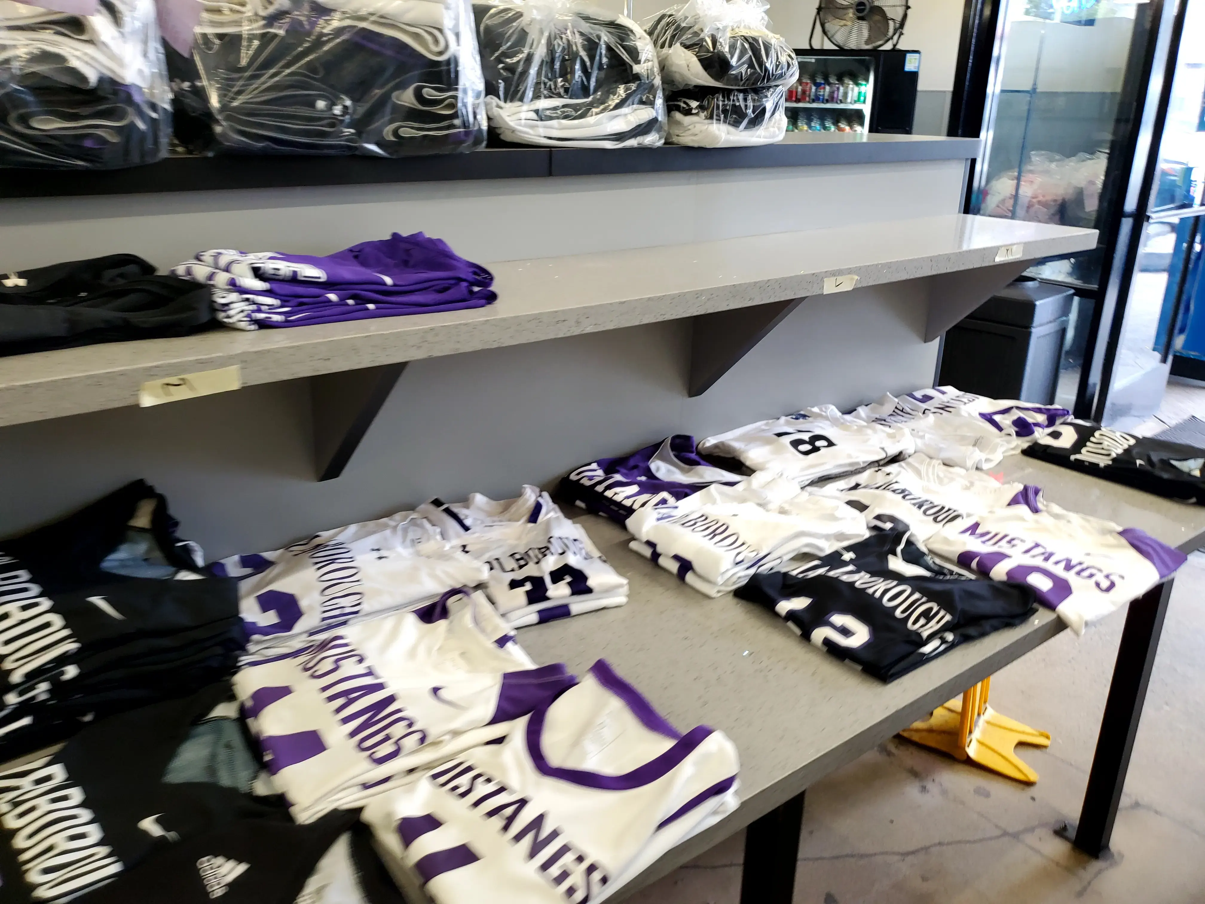 Launderland Laundromat & Wash and Fold - Image 5