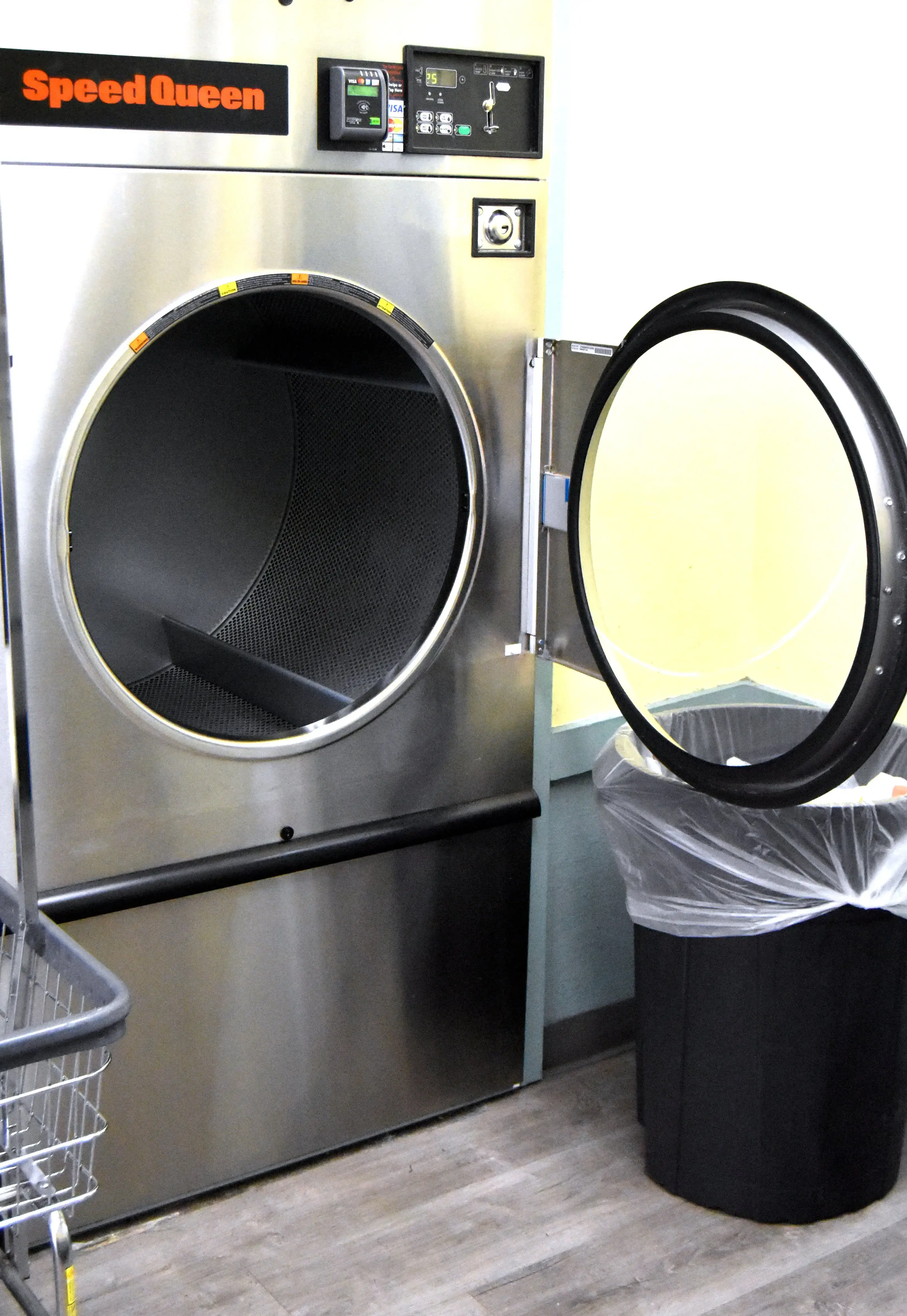 Launderland Of Folsom thumbnail 7