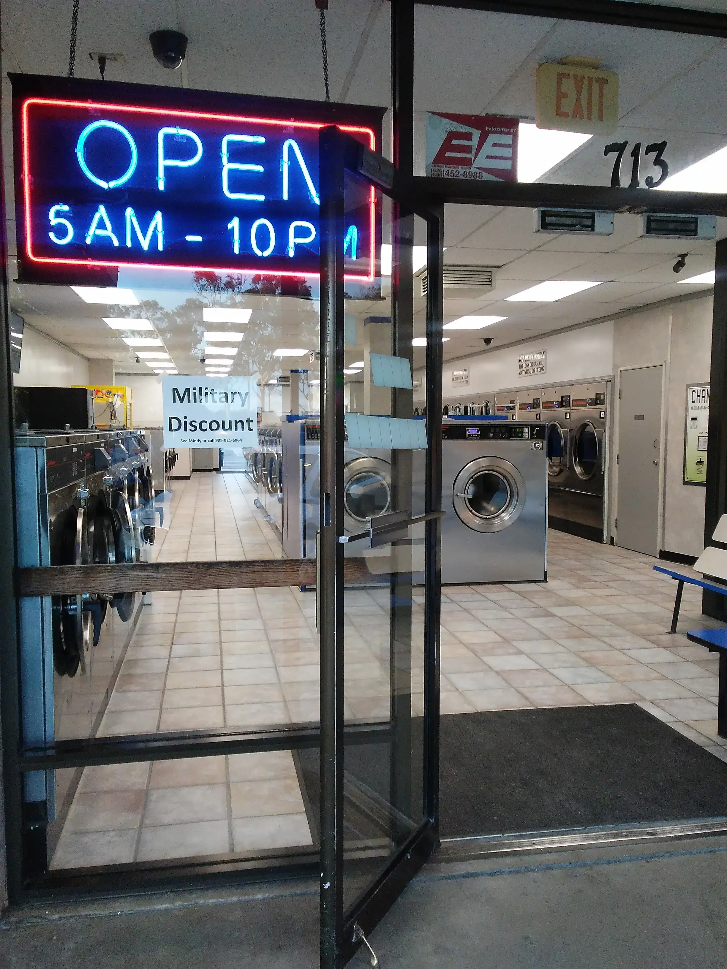 Launderland Port Hueneme - Image 6